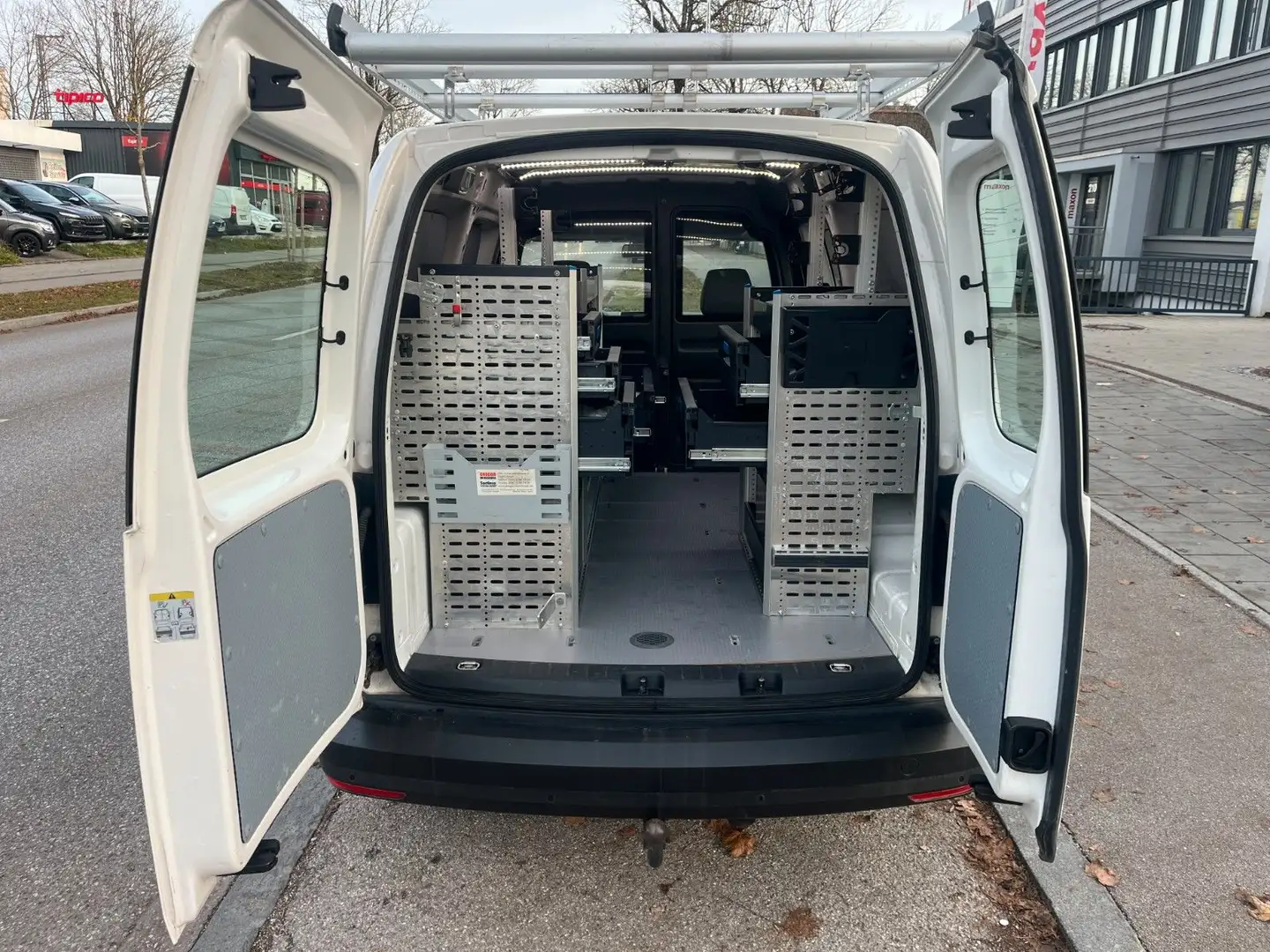 Volkswagen Caddy Maxi 4 MOTION SORTIMO REGALLE GROSS/AHK Bianco - 1