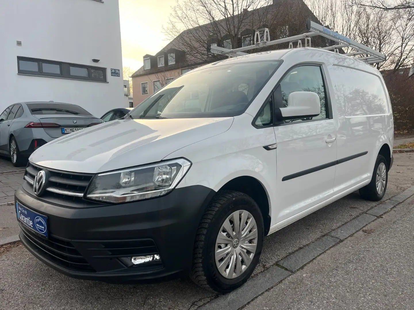 Volkswagen Caddy Maxi 4 MOTION SORTIMO REGALLE GROSS/AHK Bianco - 2