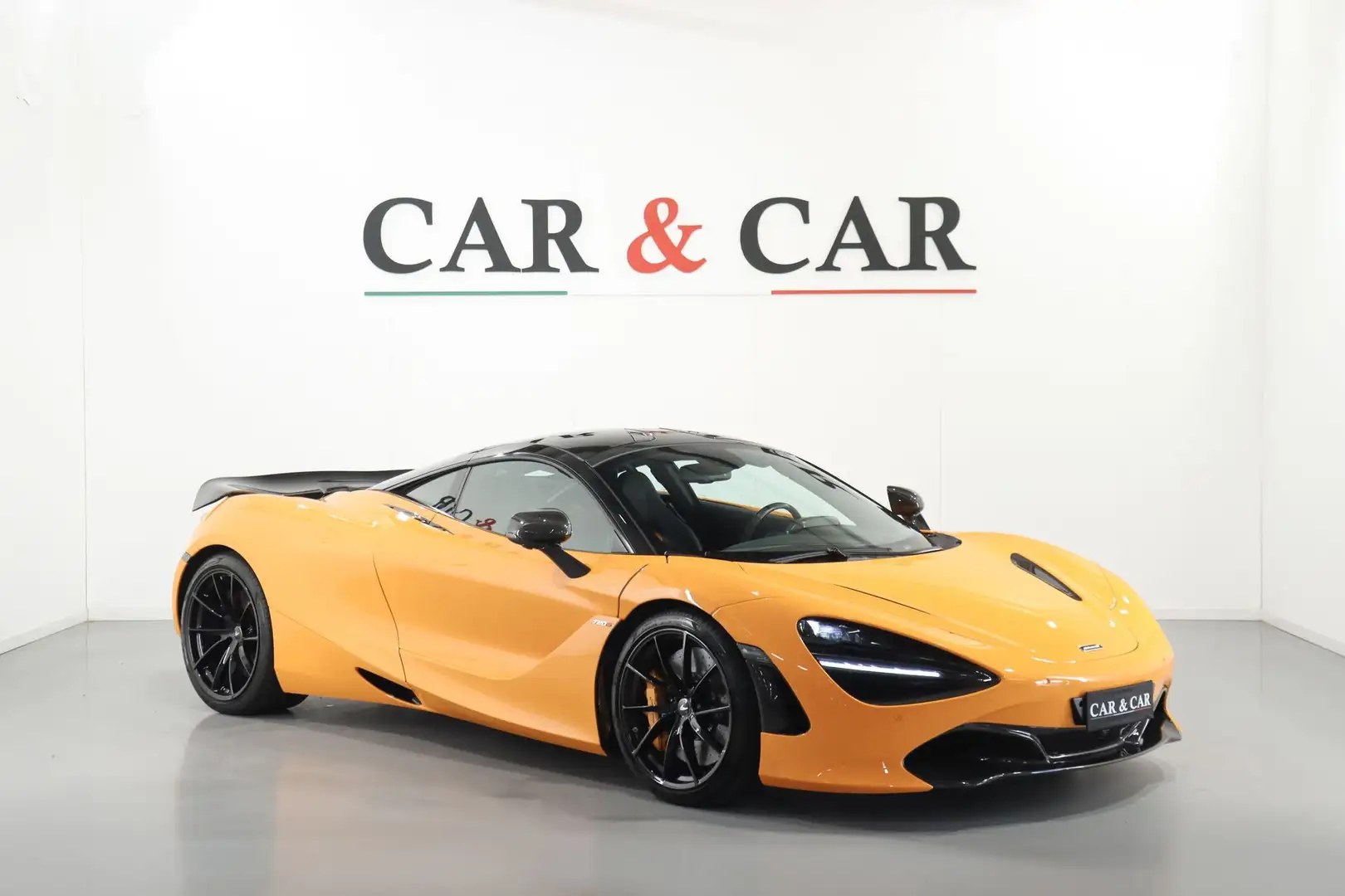 McLaren 720S Coupé Arancione - 1