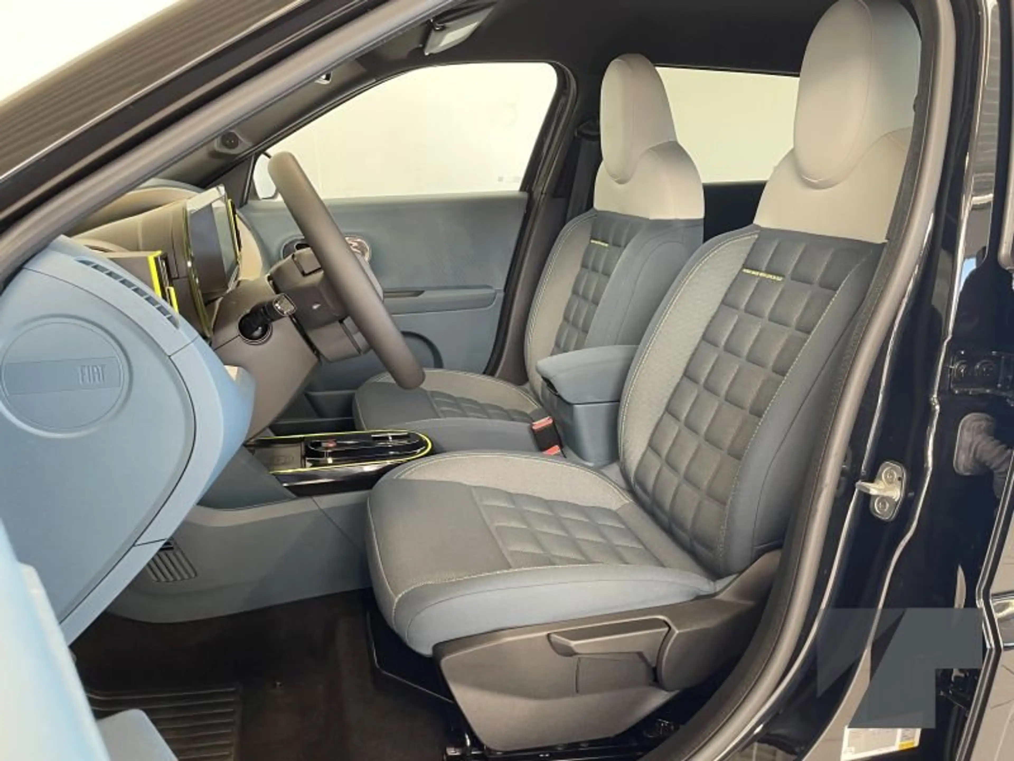 Fiat Grande Panda 1.2 Hybrid 74 kW La Prima — photo 10