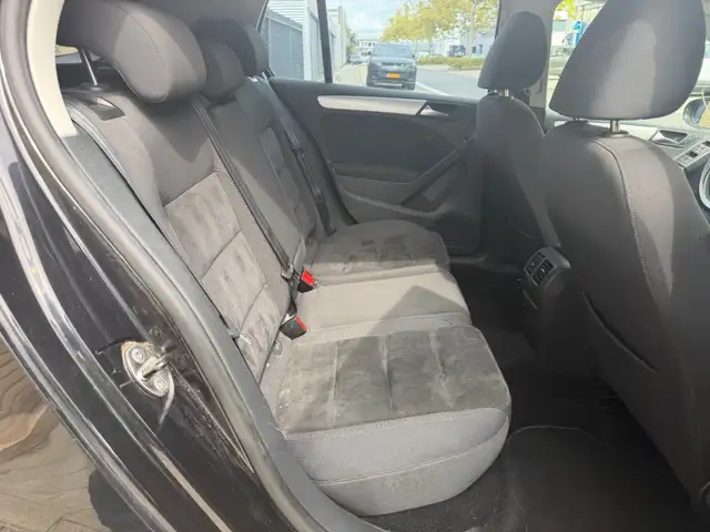 Volkswagen Golf view 11