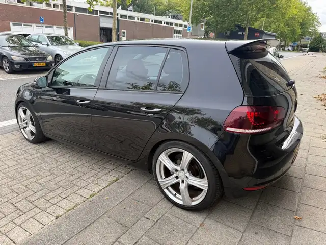 Volkswagen Golf view 8