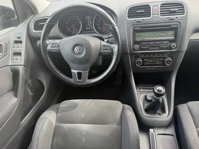 Volkswagen Golf view 2