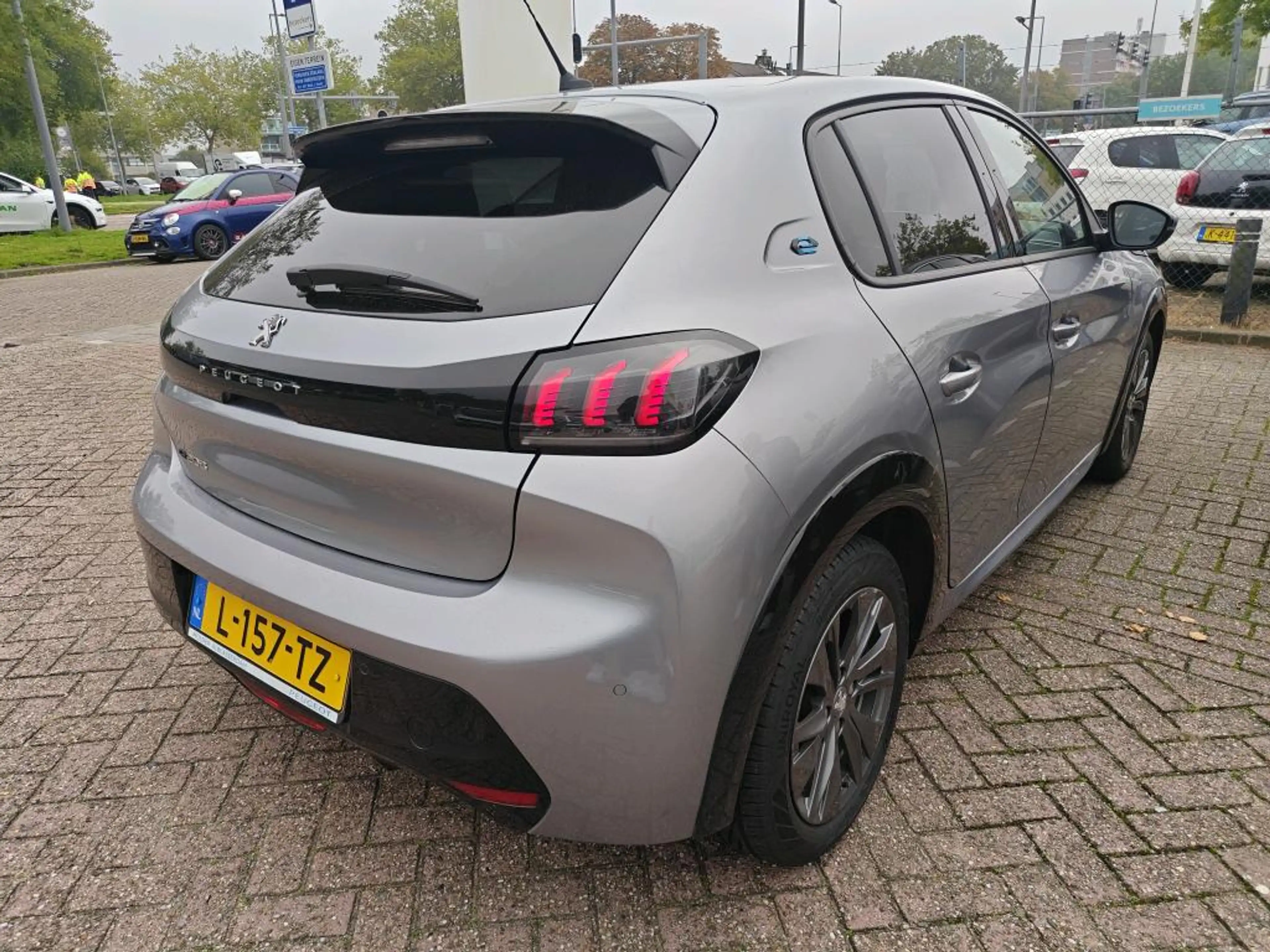 Peugeot e-208 EV Allure Pack 50 kWh | Fase 3 laden | SOH 86,94% — photo 4