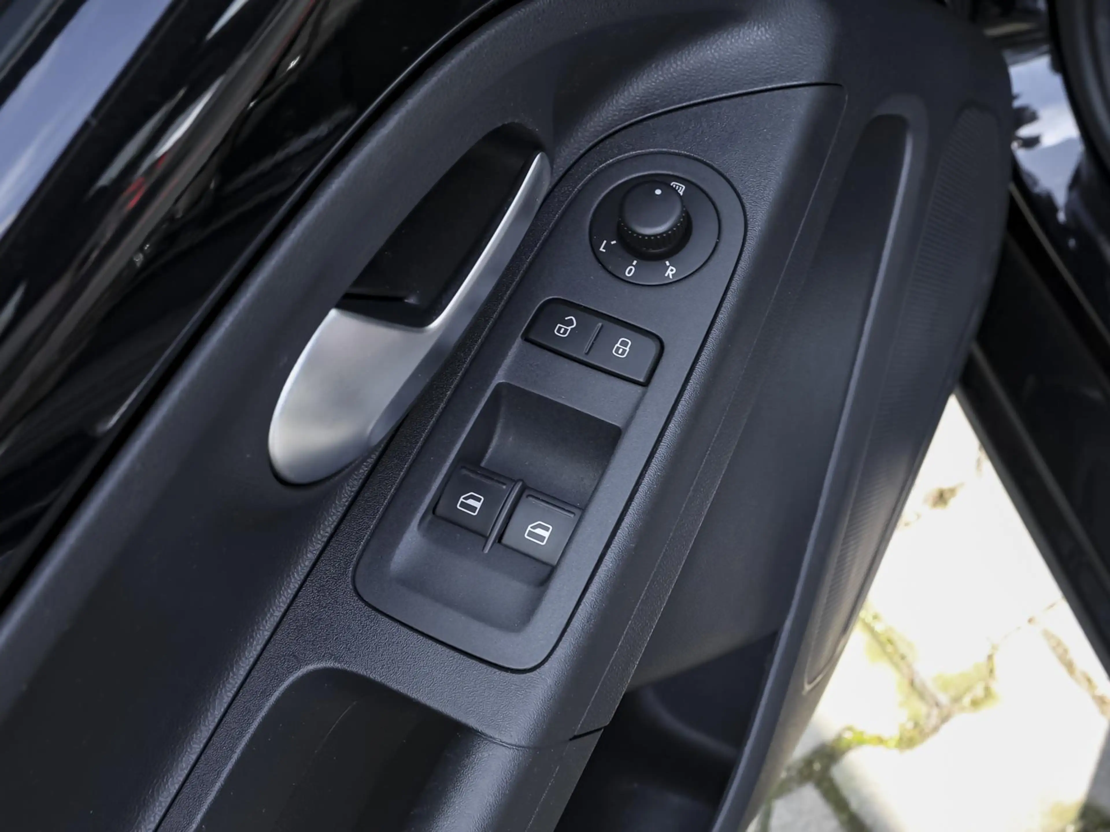 SEAT Mii Mii 1.0 FR-Line SHZ KLIMA BT USB eFH NSW — photo 9
