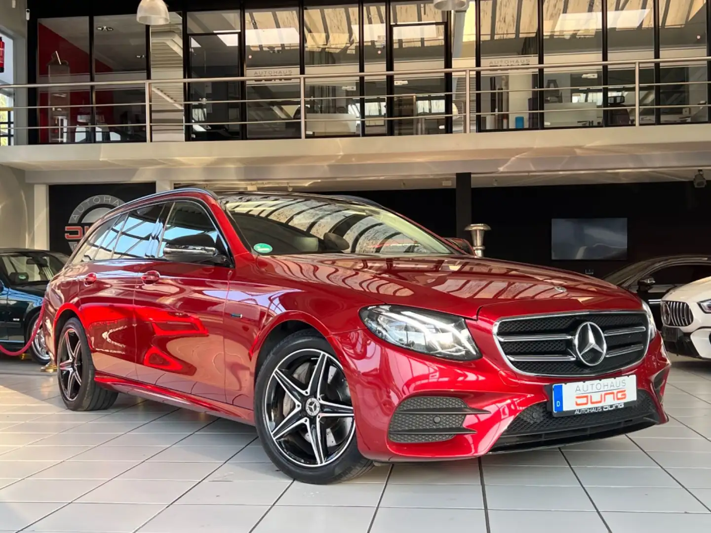 Mercedes-Benz E 300 de*Amg Line* 89Tkm * Pano Rot - 1