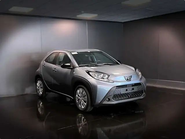 Toyota Aygo X 1.0 Active 72cv - VARI COLORI!