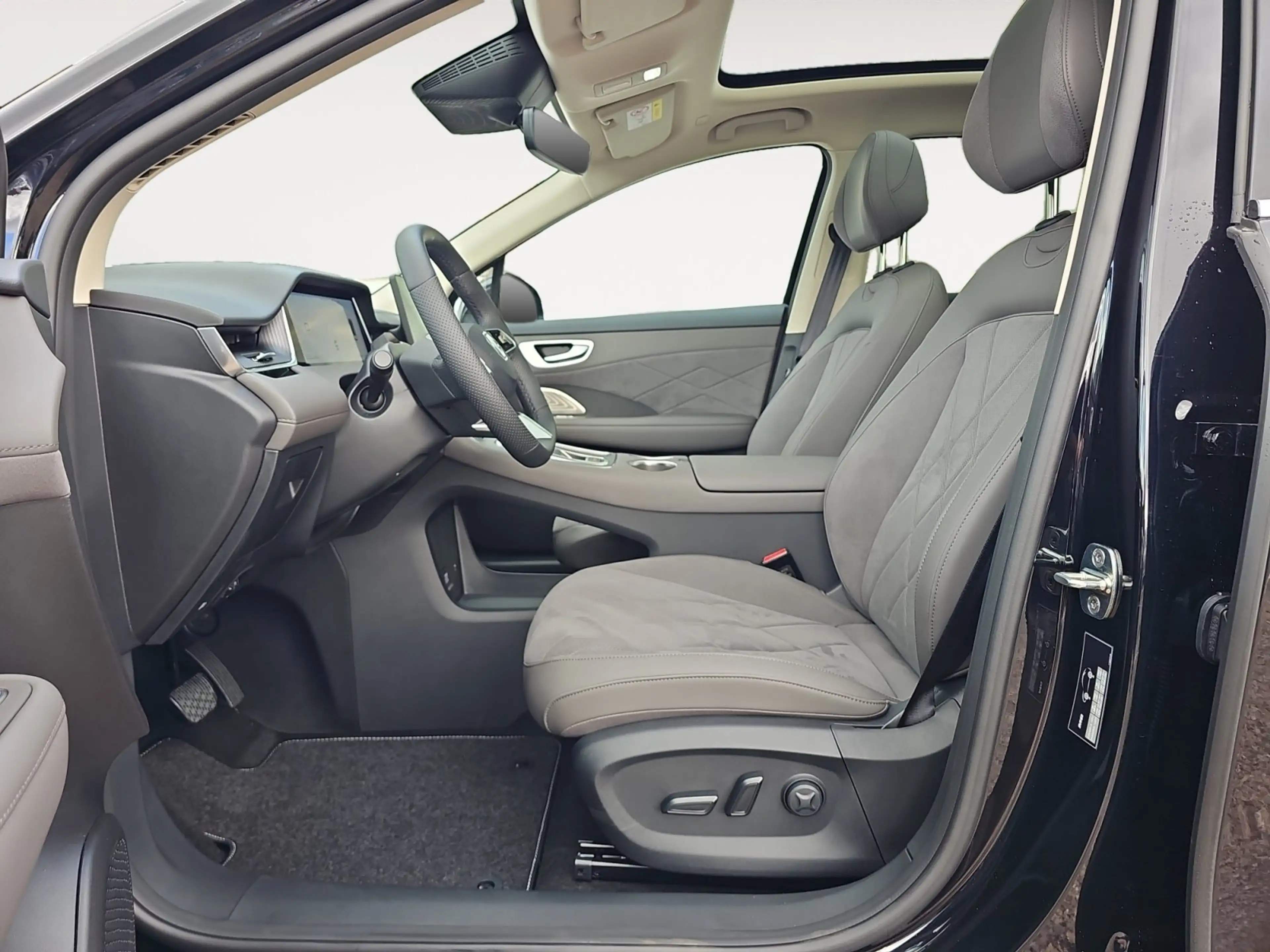 MG MGS6 EV S6 EV Luxury 360 4xSHZ ACC AUT Bel.Sitz PANO — photo 7