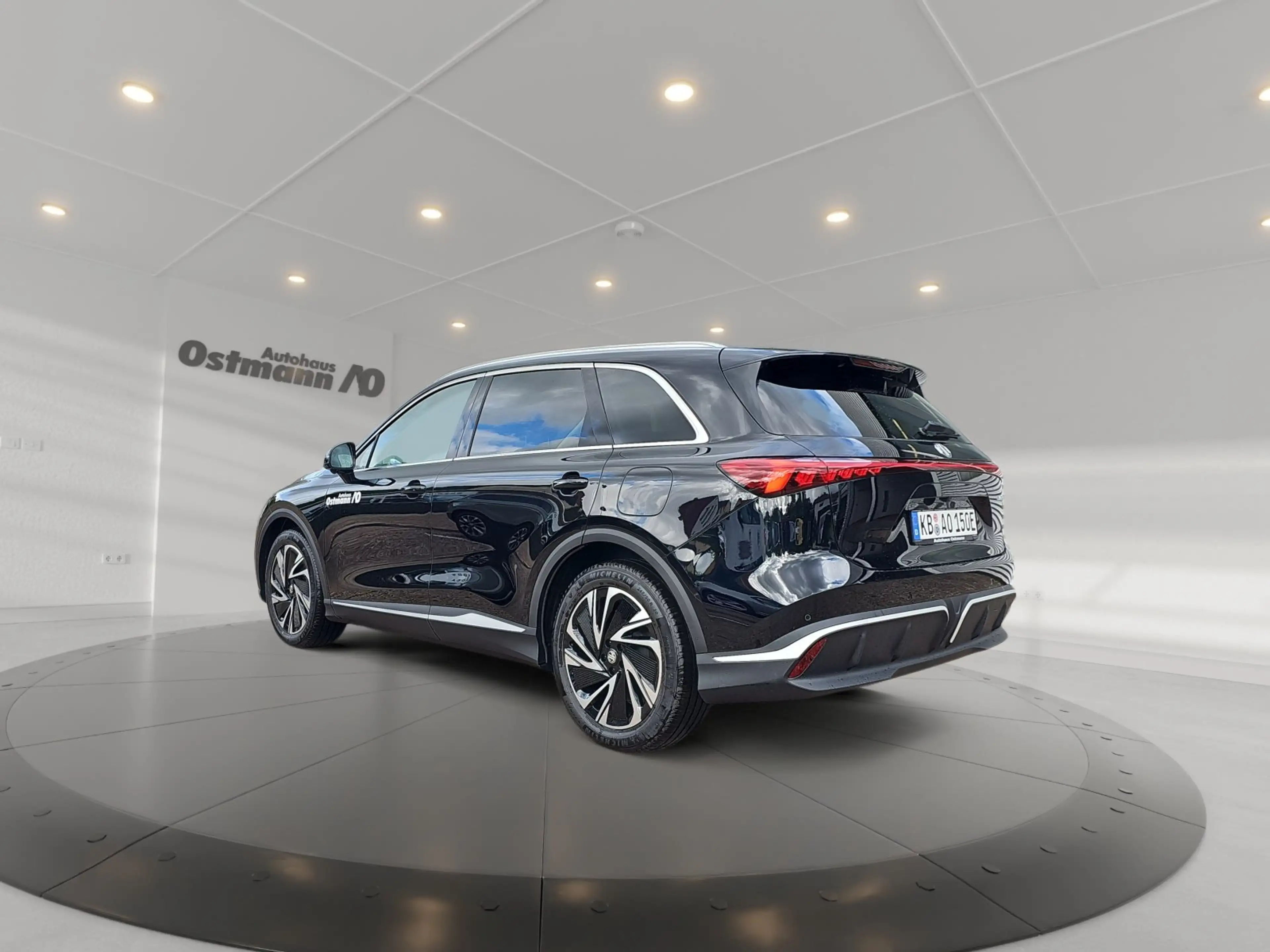 MG MGS6 EV S6 EV Luxury 360 4xSHZ ACC AUT Bel.Sitz PANO — photo 3
