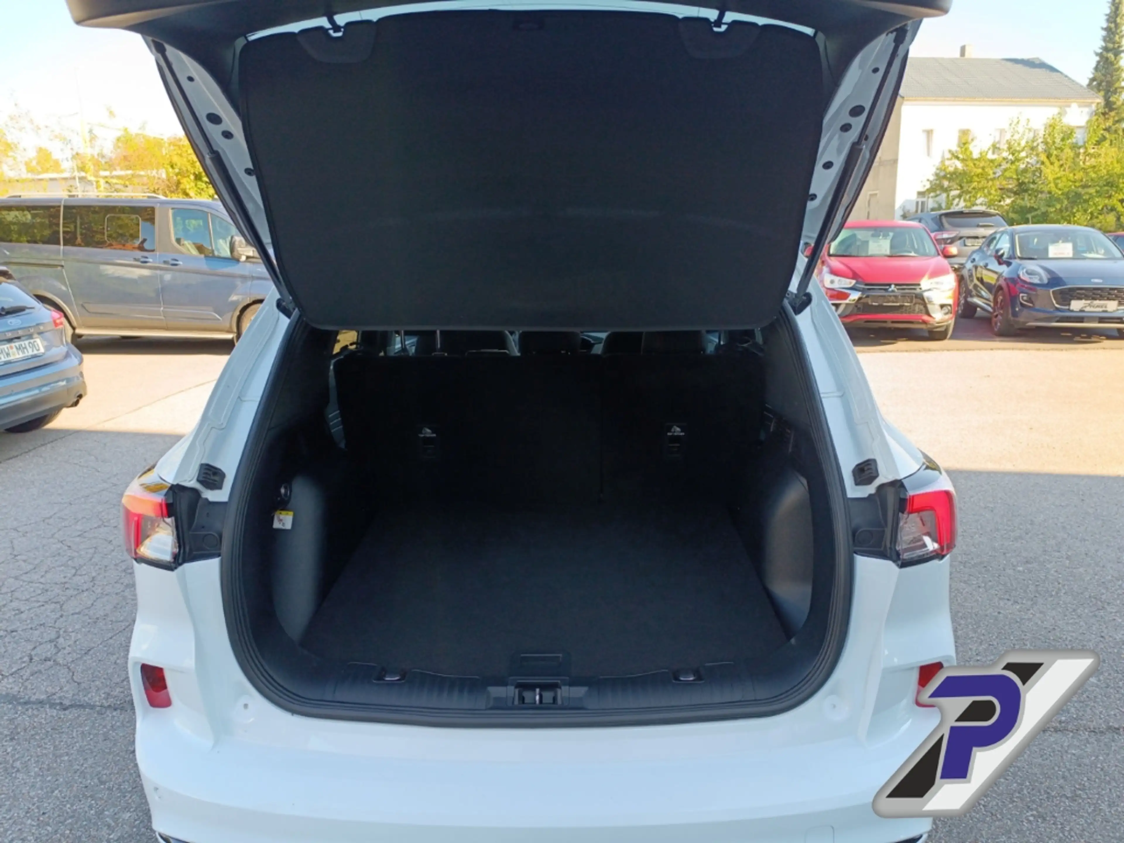 Ford Kuga Plug-In Hybrid PHEV ST-Line AHK-klappbar Navi Digi — photo 11