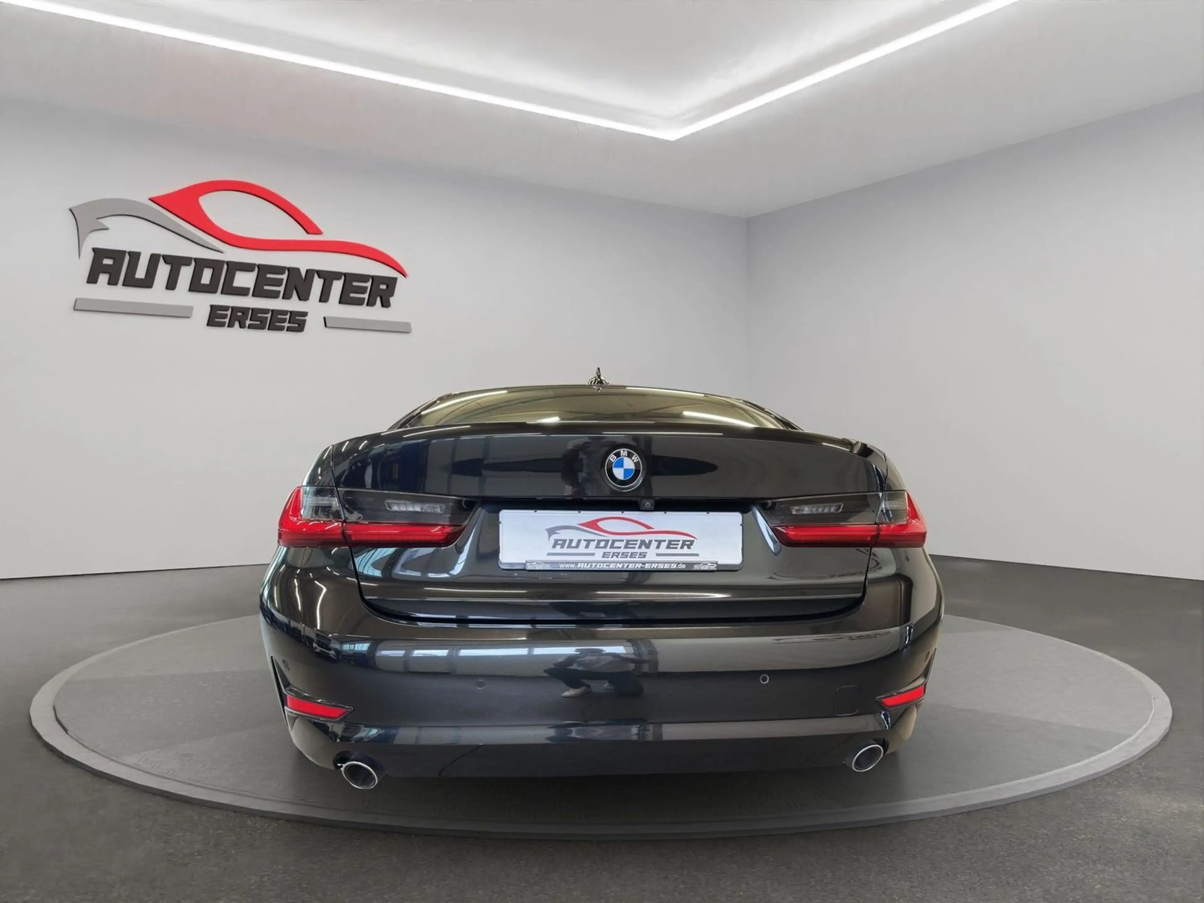 BMW 318 d Advantage Navi LED Kamera — photo 8