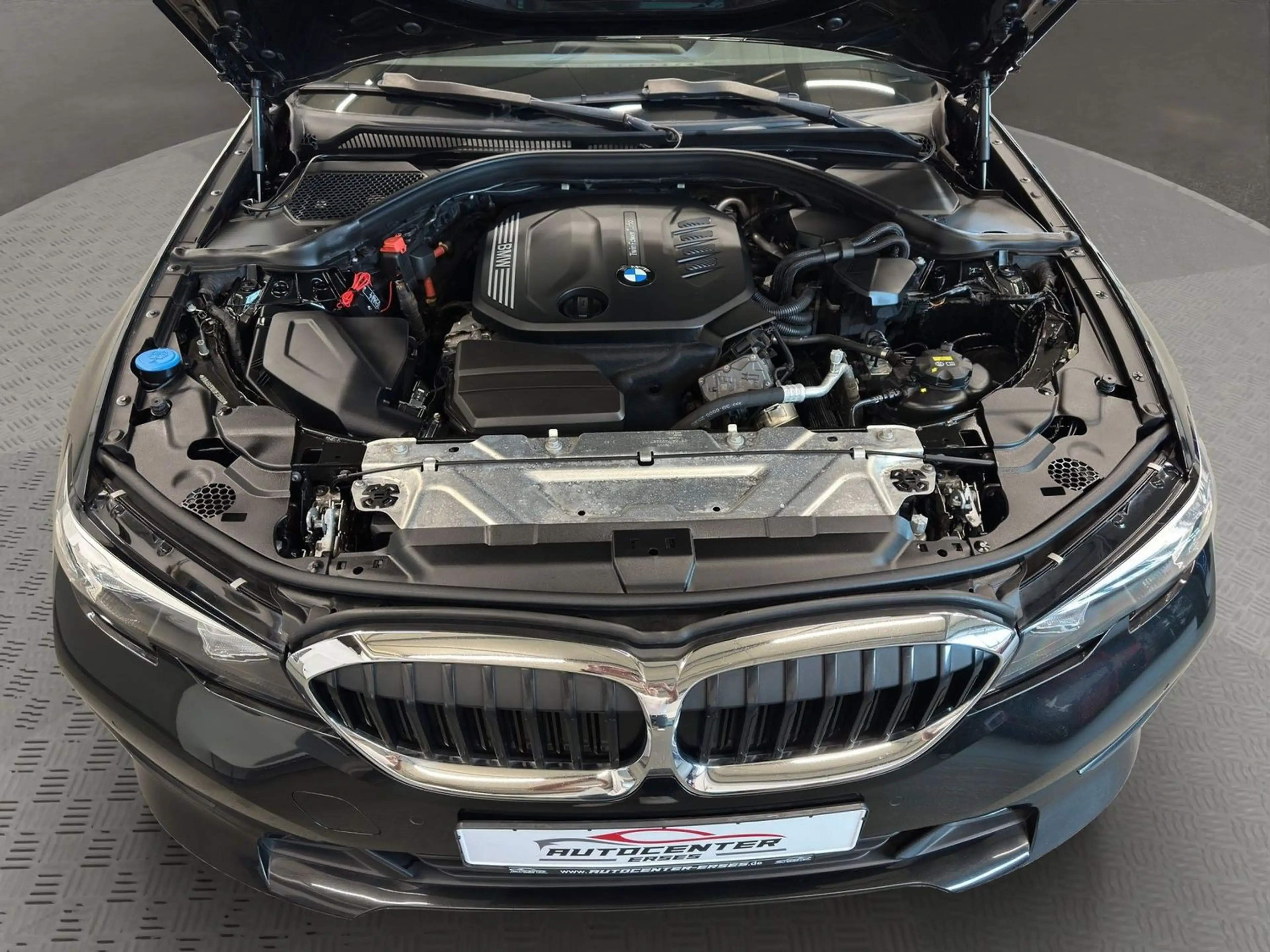 BMW 318 d Advantage Navi LED Kamera — photo 9