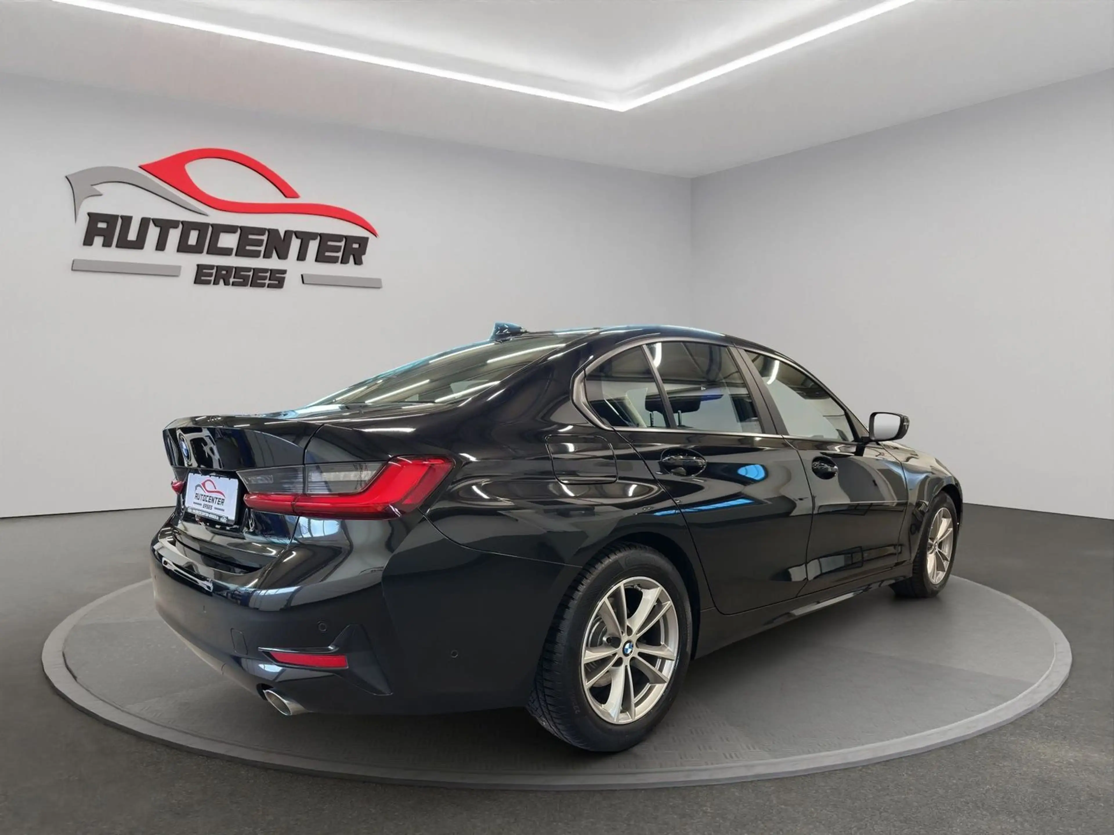BMW 318 d Advantage Navi LED Kamera — photo 4