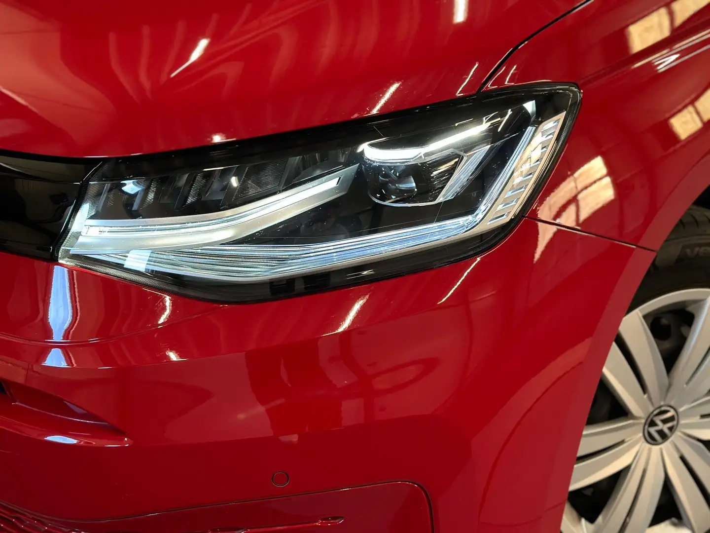 Volkswagen Caddy .0 TDI DSG*Flügeltrüen*LED*CarPlay*AHK*Sitzh Rosso - 2