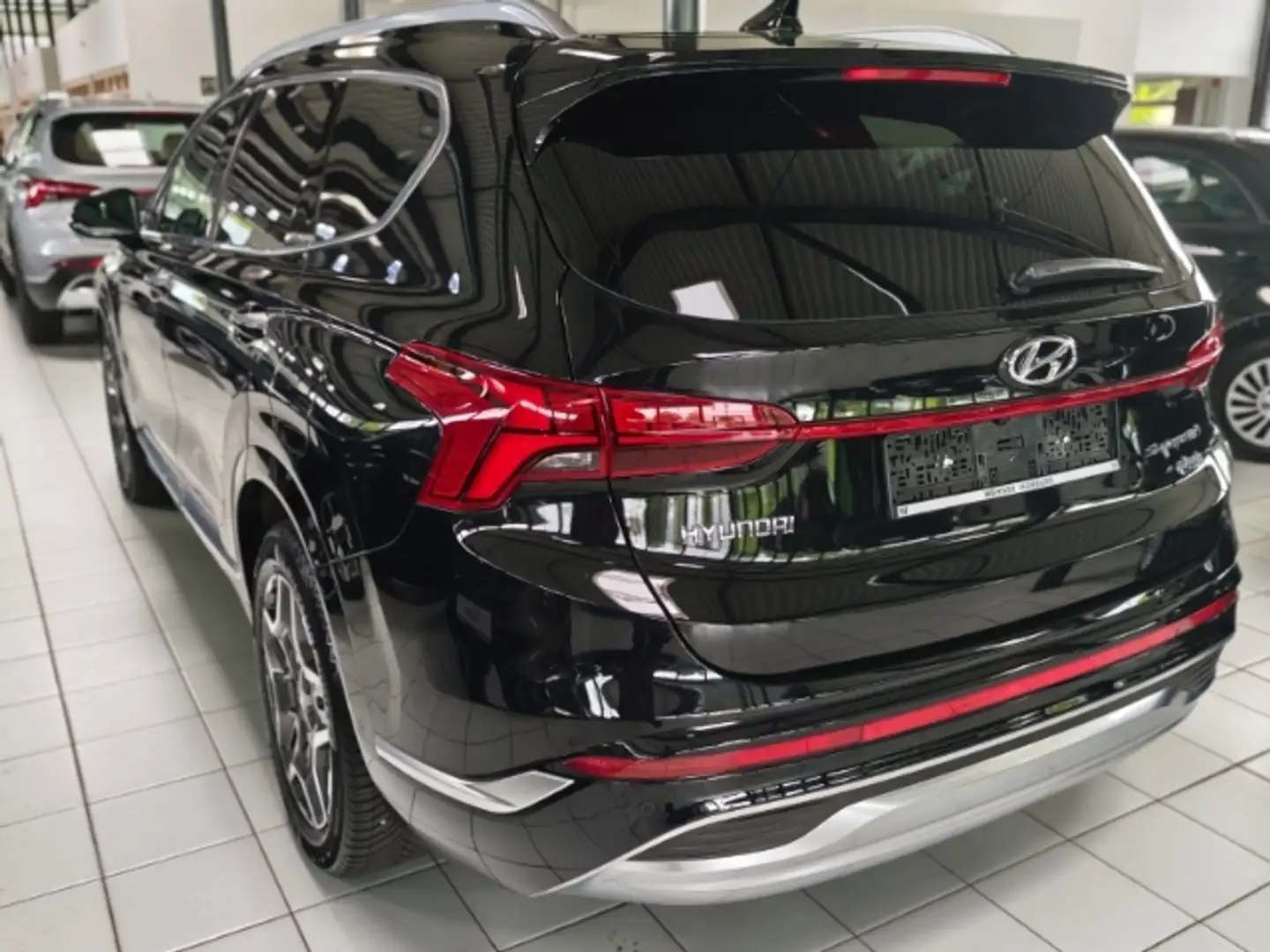 Hyundai SANTA FE Hyundai Plug-in-Hybrid SEVEN 1.6 T-GDi (265 PS) 4W Noir - 2