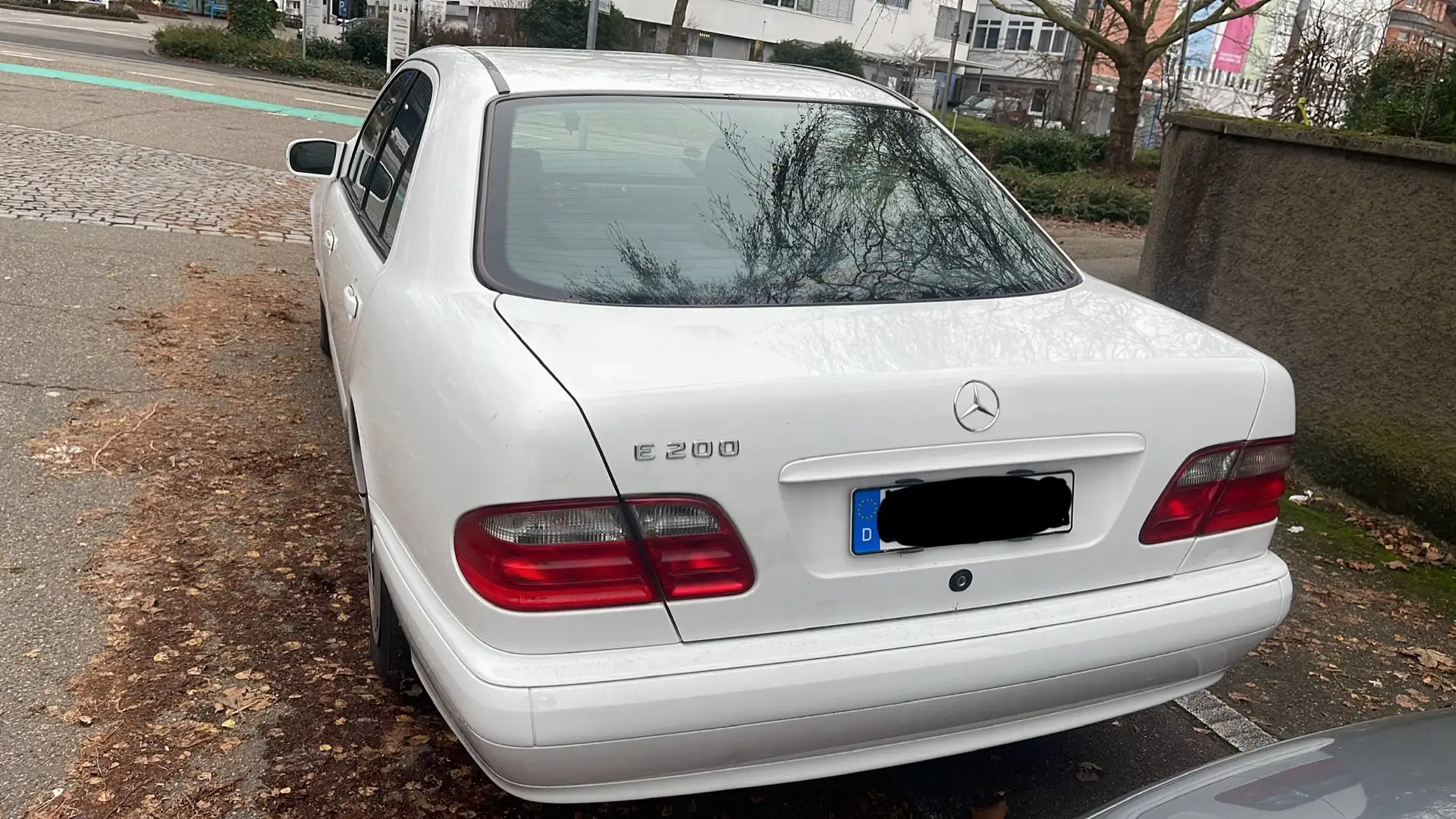 Mercedes-Benz E 200 Classic Weiß - 2