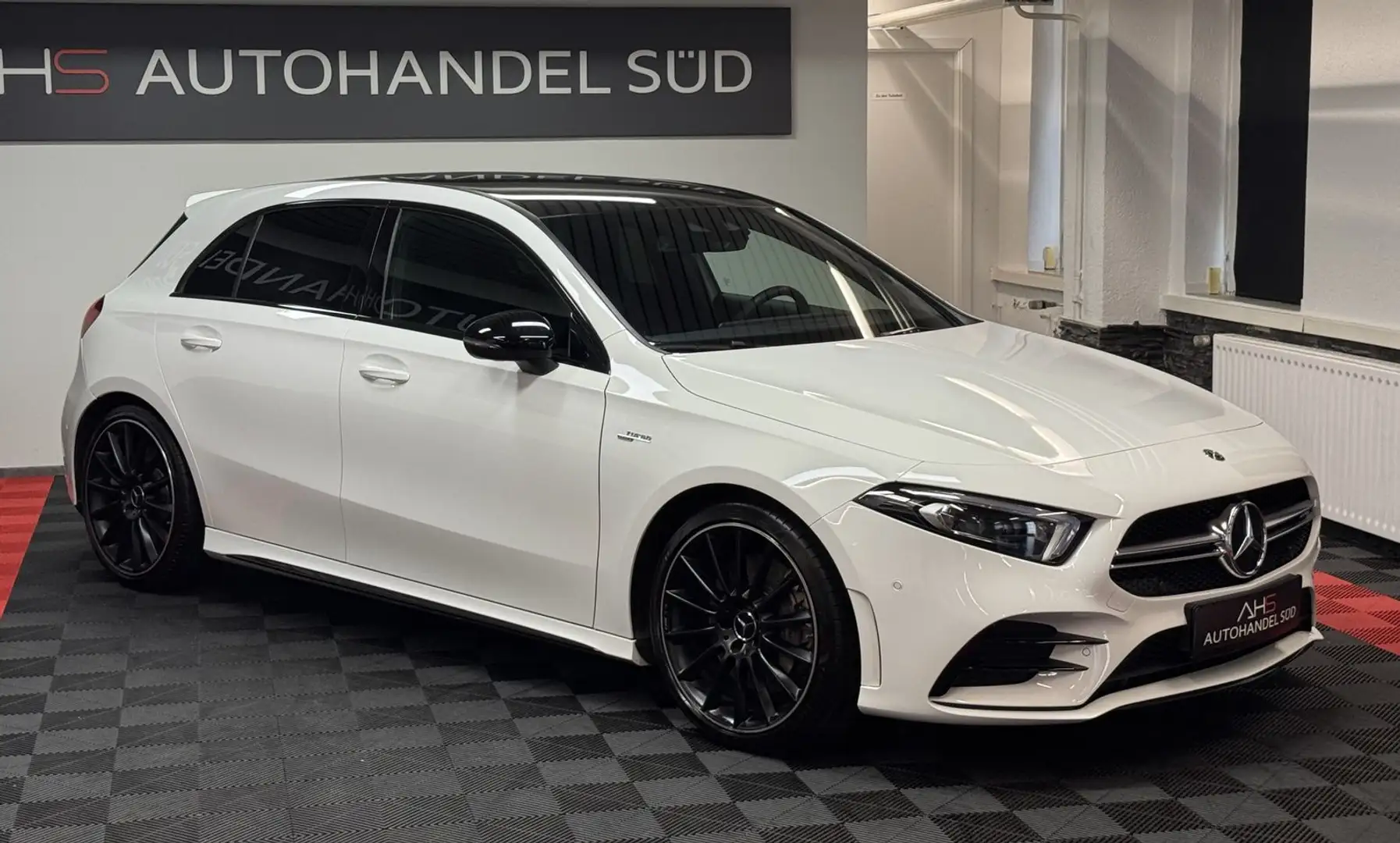 Mercedes-Benz A 35 AMG 4Matic*NIGHT*MBUX*MULTIBEAM* Blanc - 2