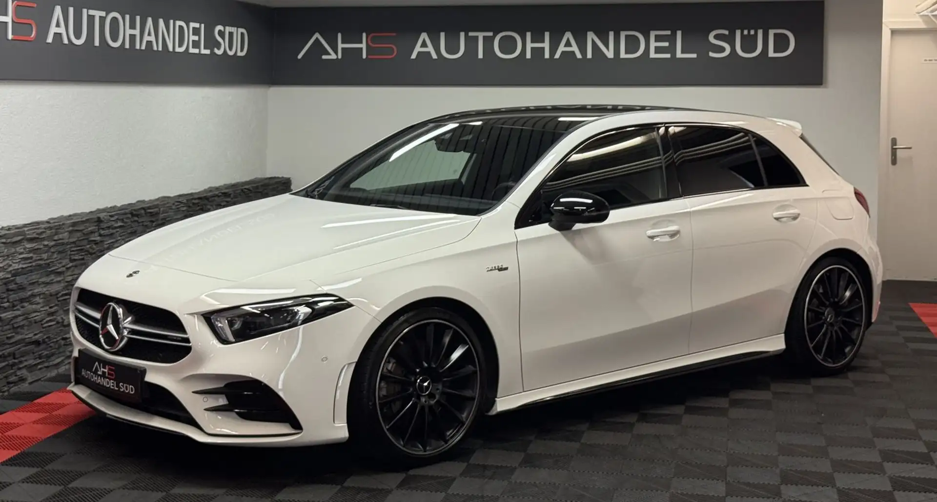 Mercedes-Benz A 35 AMG 4Matic*NIGHT*MBUX*MULTIBEAM* Blanc - 1