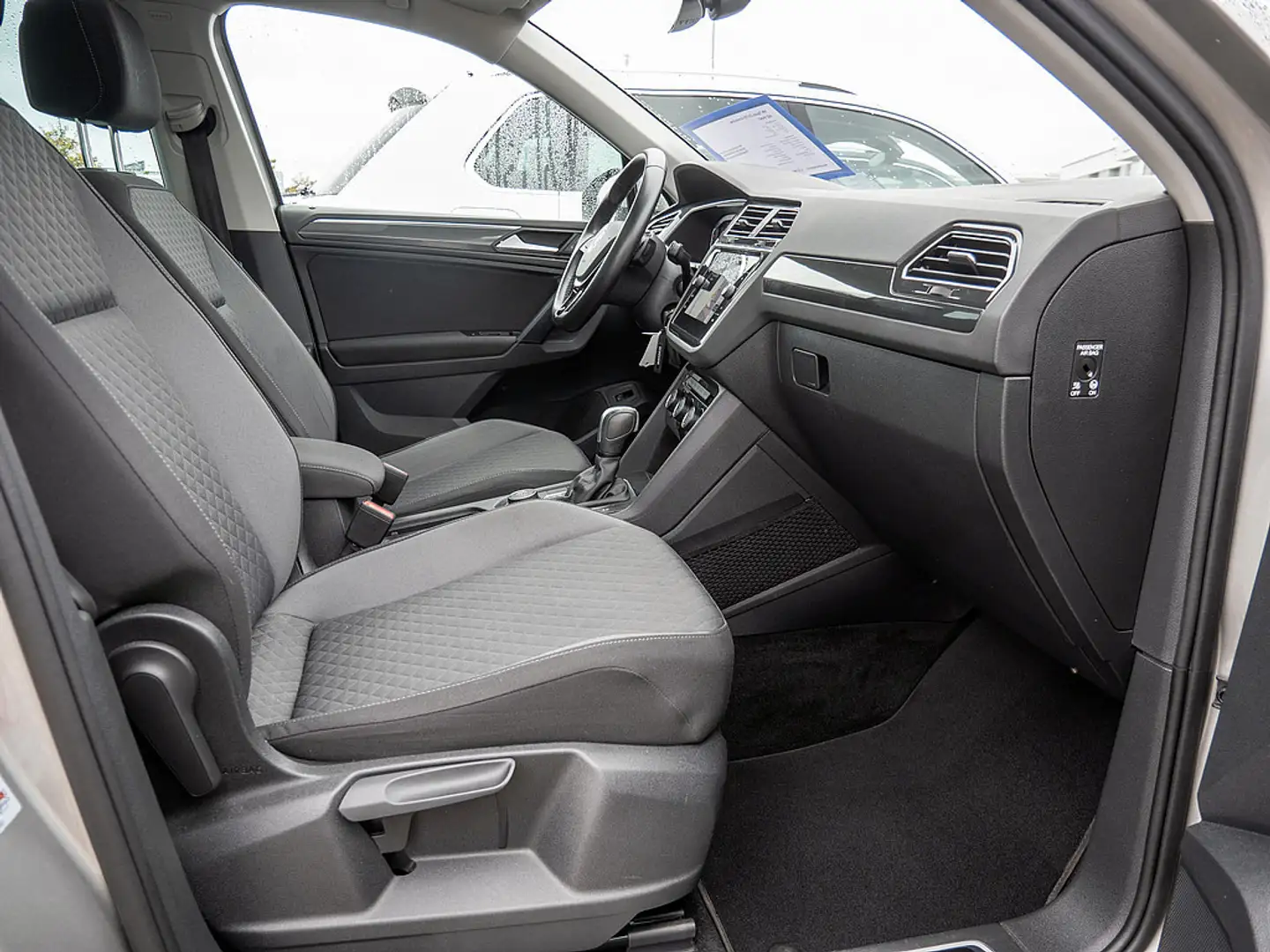 Volkswagen Tiguan 2.0 TDI Comfortline 4MOTION AID PANO Argento - 2
