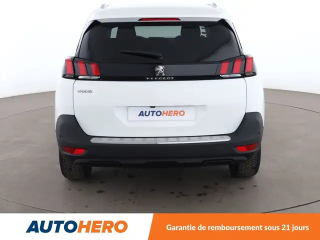 Peugeot 5008 view 5