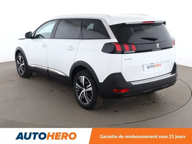 Peugeot 5008 view 4