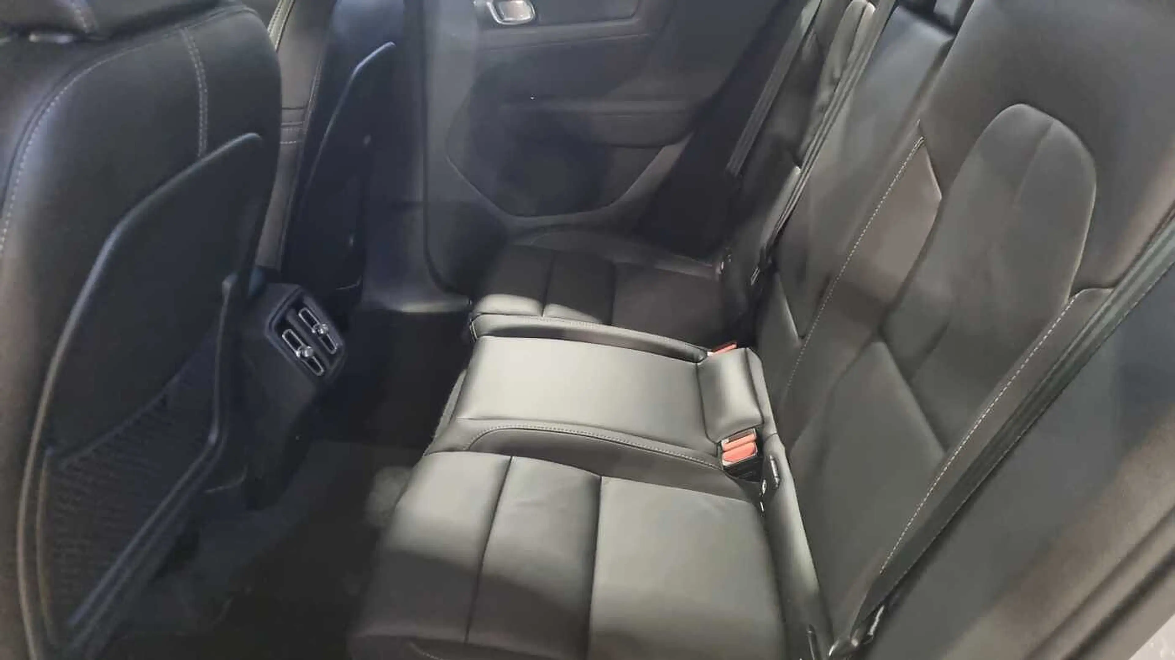 Volvo XC40 B3 Mild hybrid, Benz, leder !! 3 jaar waarborg — photo 8
