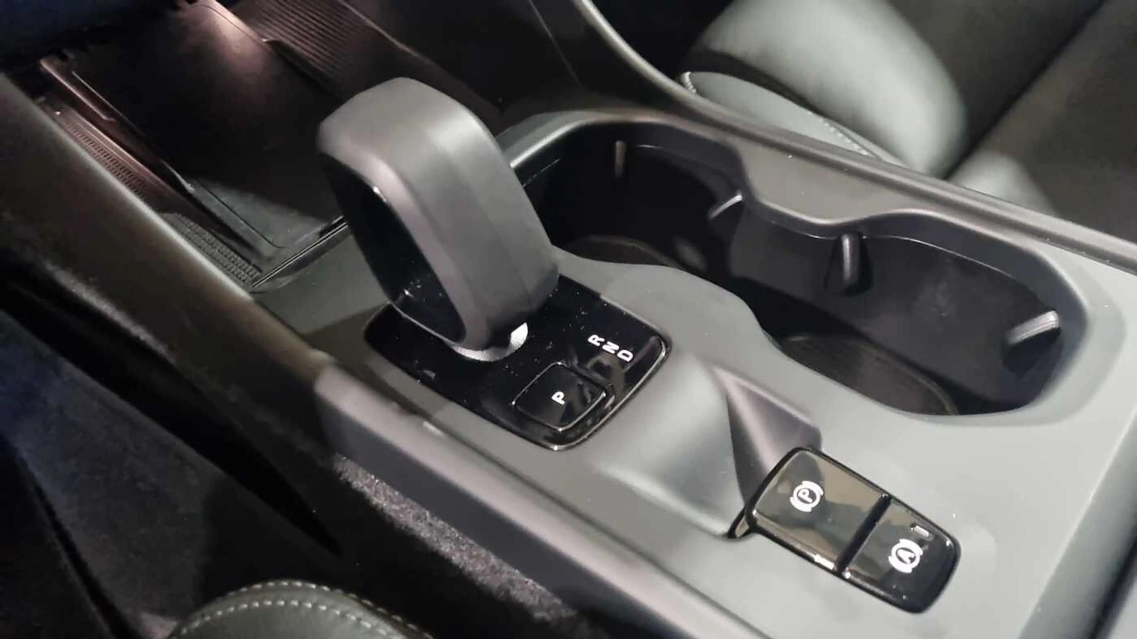 Volvo XC40 B3 Mild hybrid, Benz, leder !! 3 jaar waarborg — photo 14