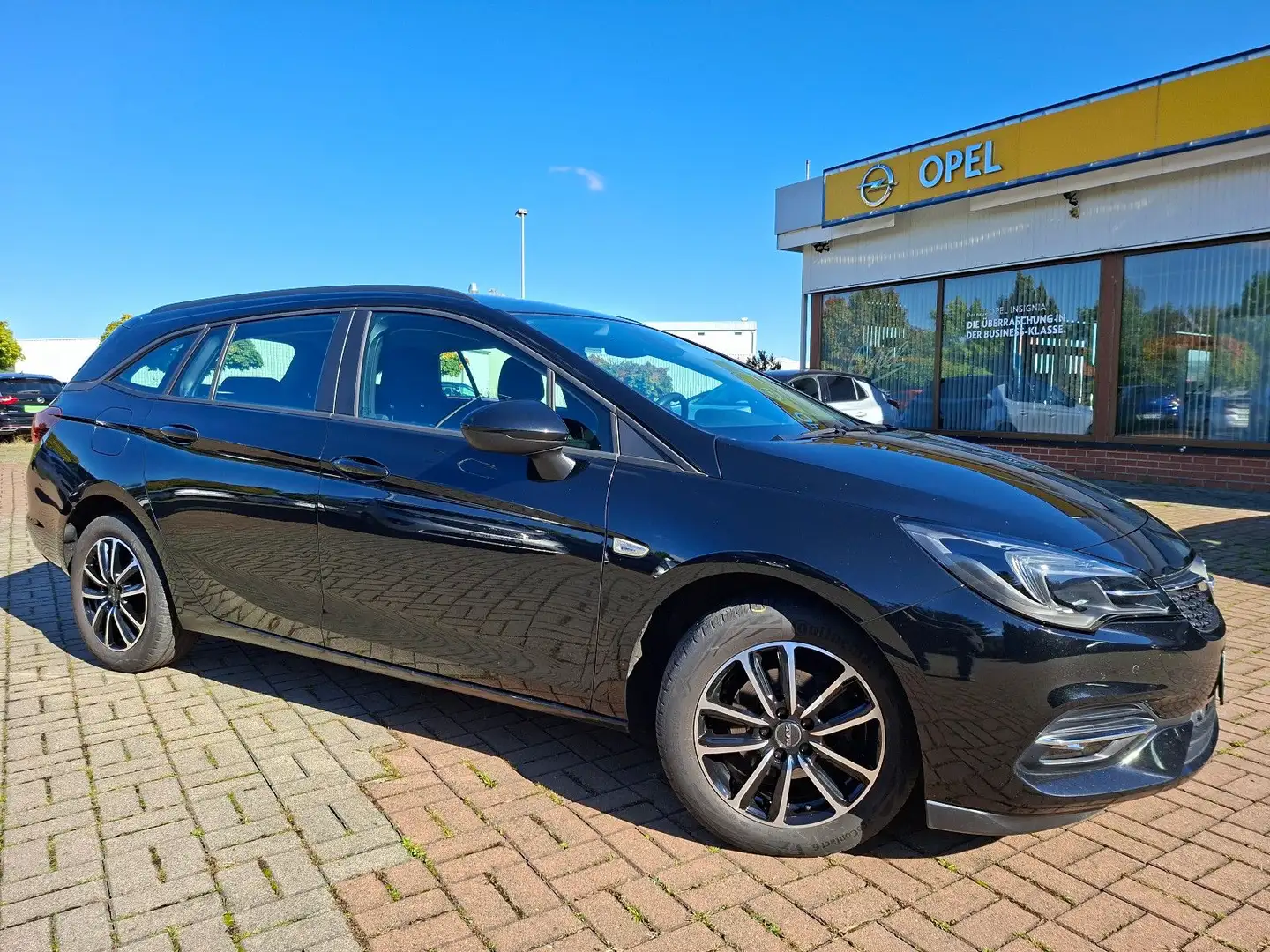 Opel Astra K ST Business+LED+NAVI+KLIMAAUTO+SHZ+LHZ+ Schwarz - 1