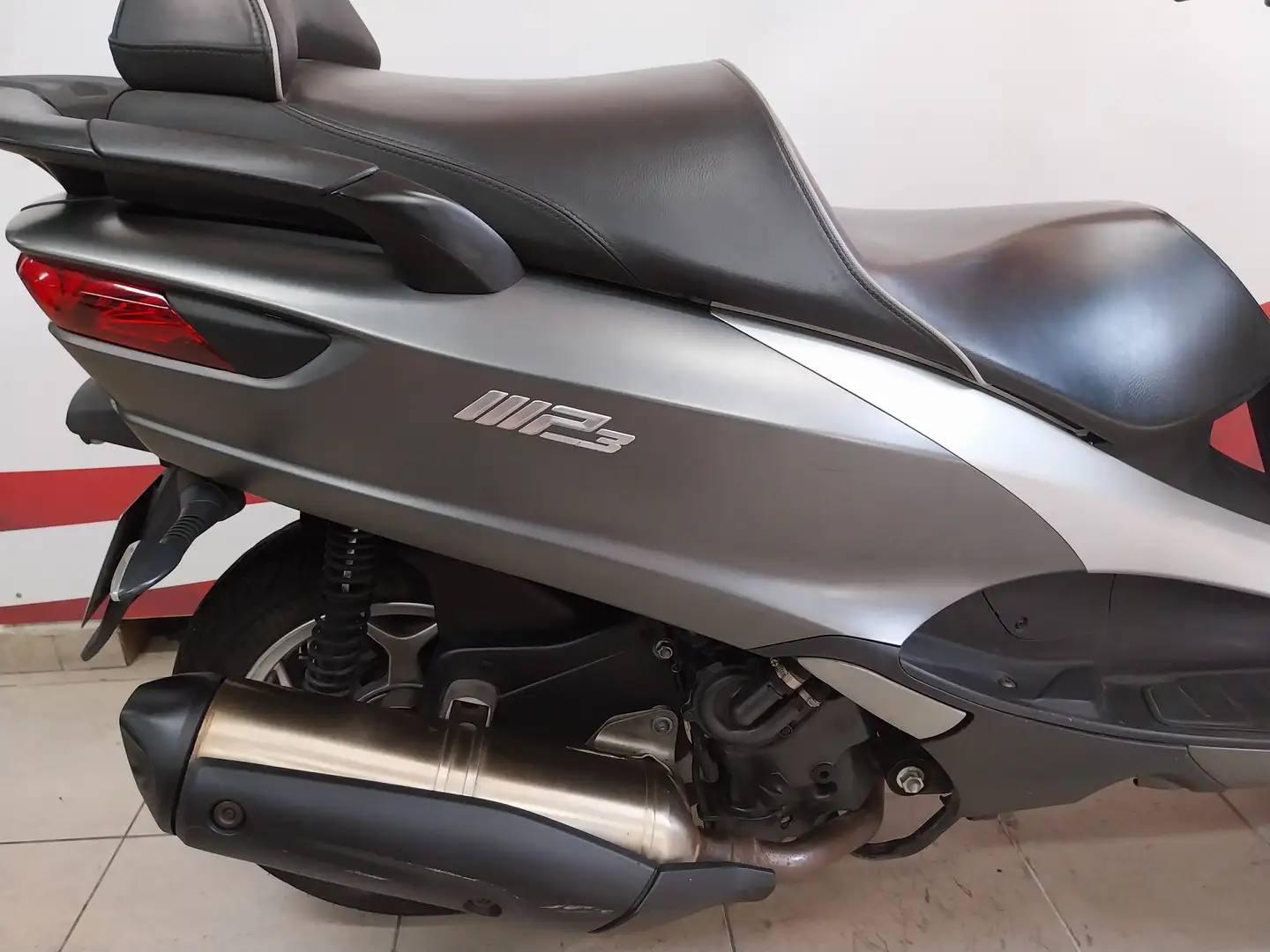 Piaggio MP3 500 Szary - 2