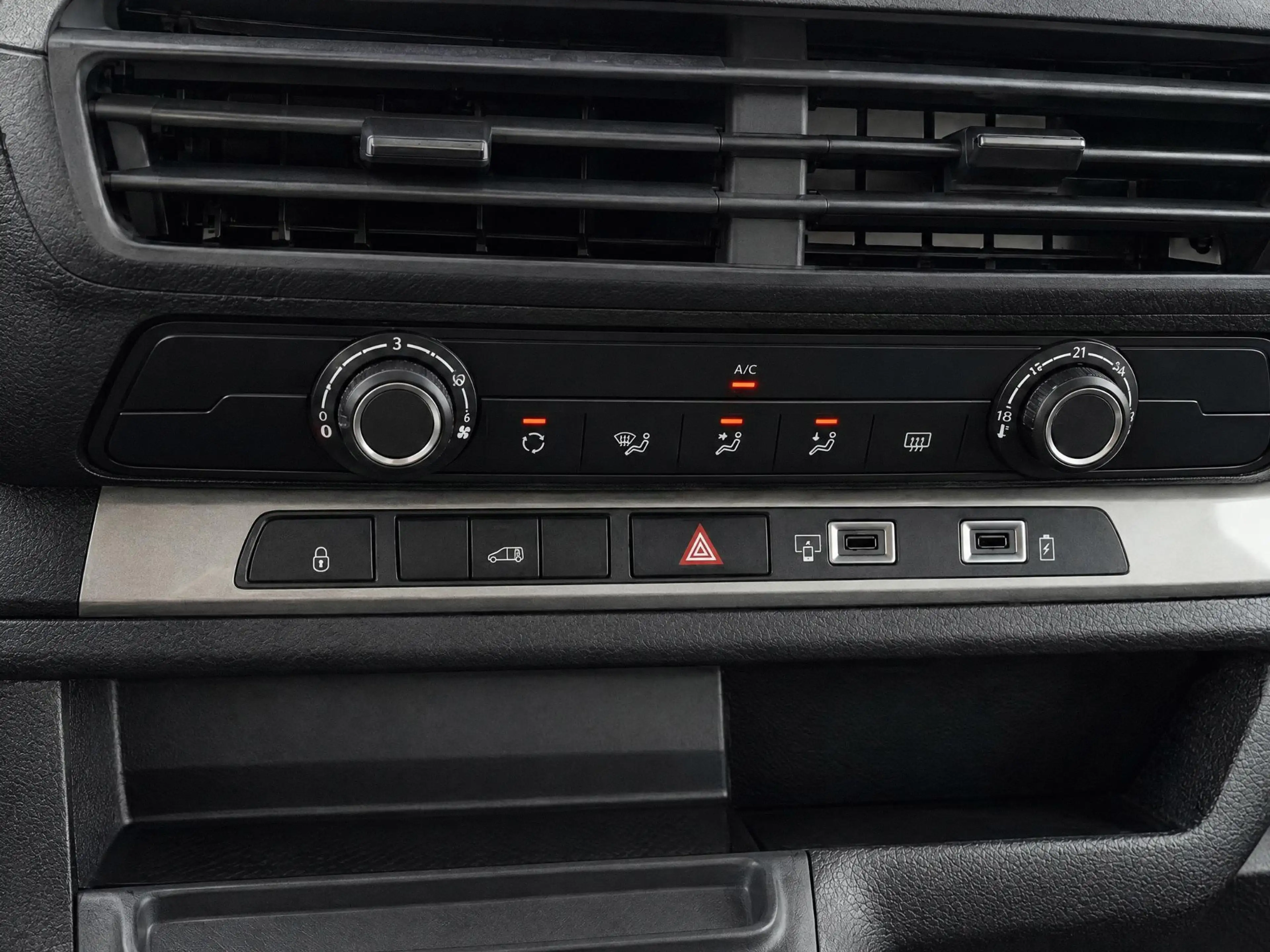 Peugeot e-Expert EV L2 75 kWh VOORRAAD KORTING — photo 14
