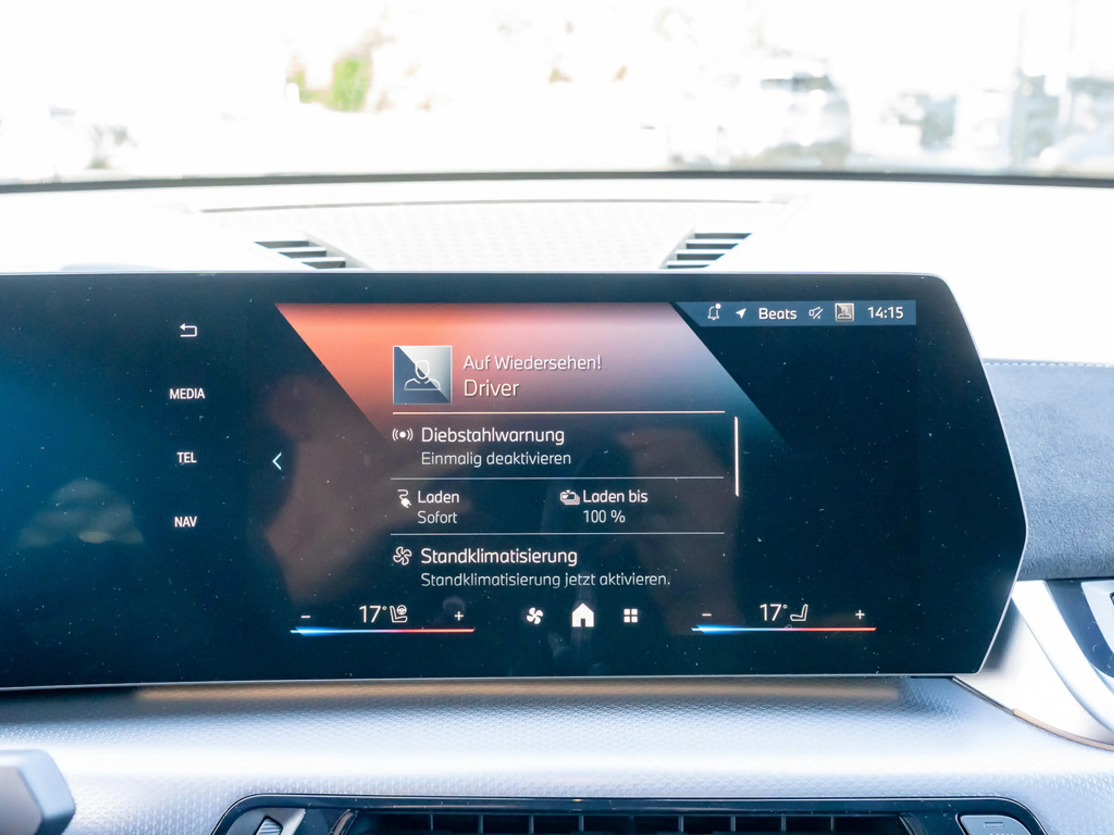 BMW iX2 eDrive20 M-Sport Pro LED AHK NAVI KAMERA — photo 12