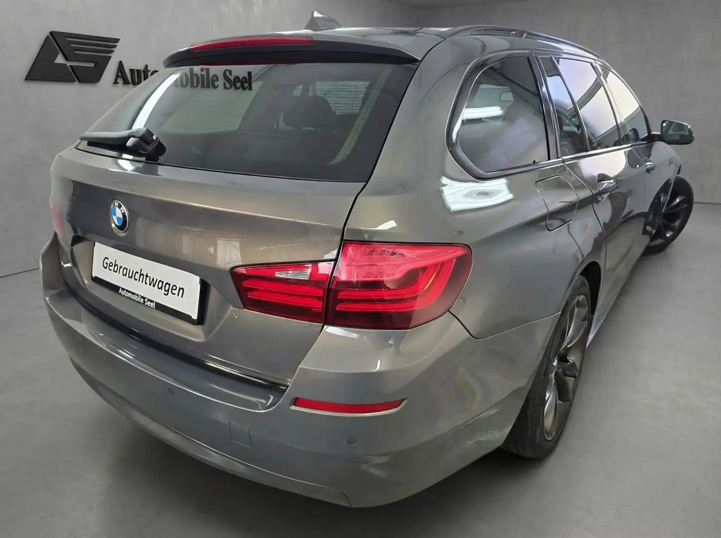 BMW 530 d Touring Luxury Line*Navi*LED*Leder* Gris - 2