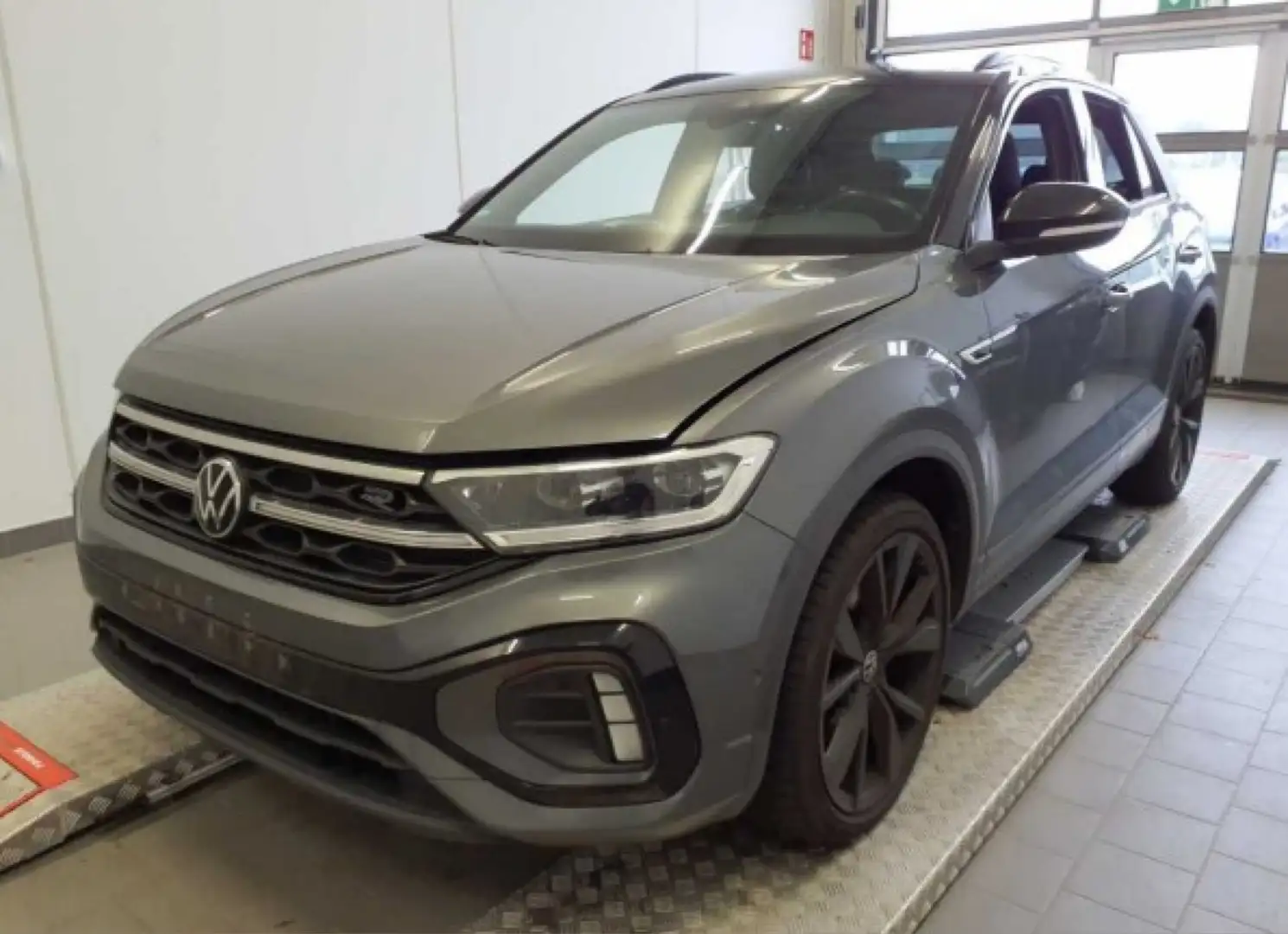 Volkswagen T-Roc 1.5 TSI R-Line Black Style Navi*AHK*Pano*I Grau - 2