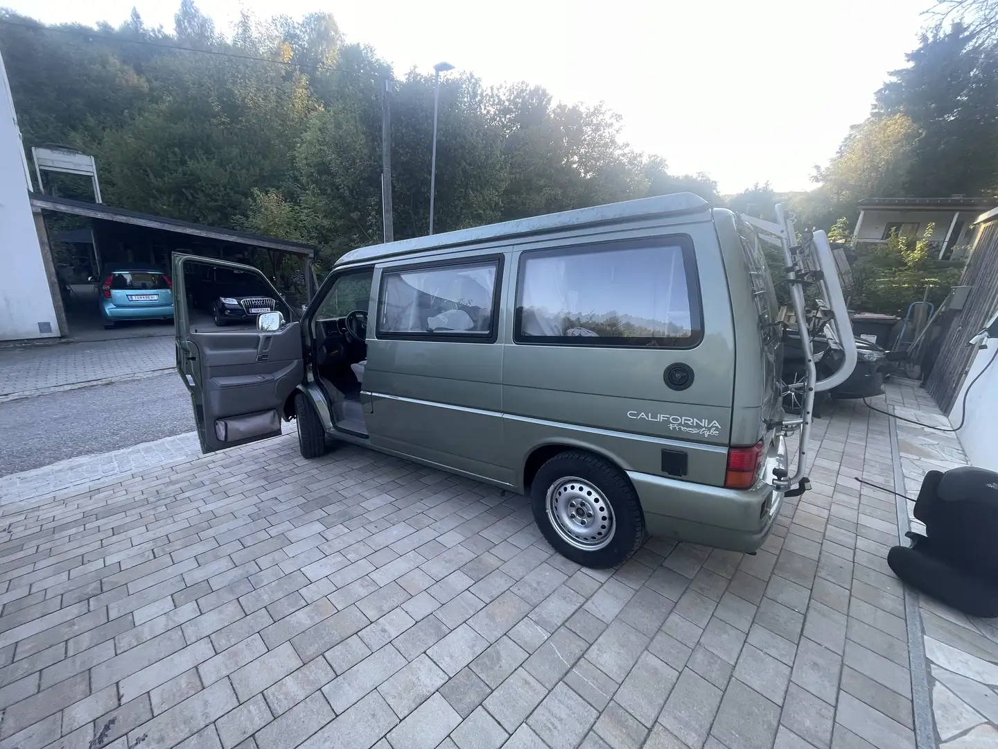 Volkswagen T4 California - 1