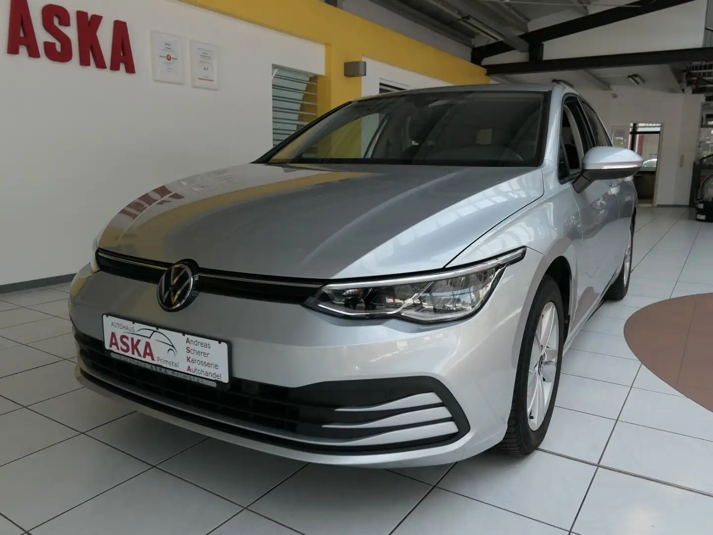 Volkswagen Golf VIII 1.5 TSI  BMT NAVI + AppConnect*ACC*PDC Silber - 1