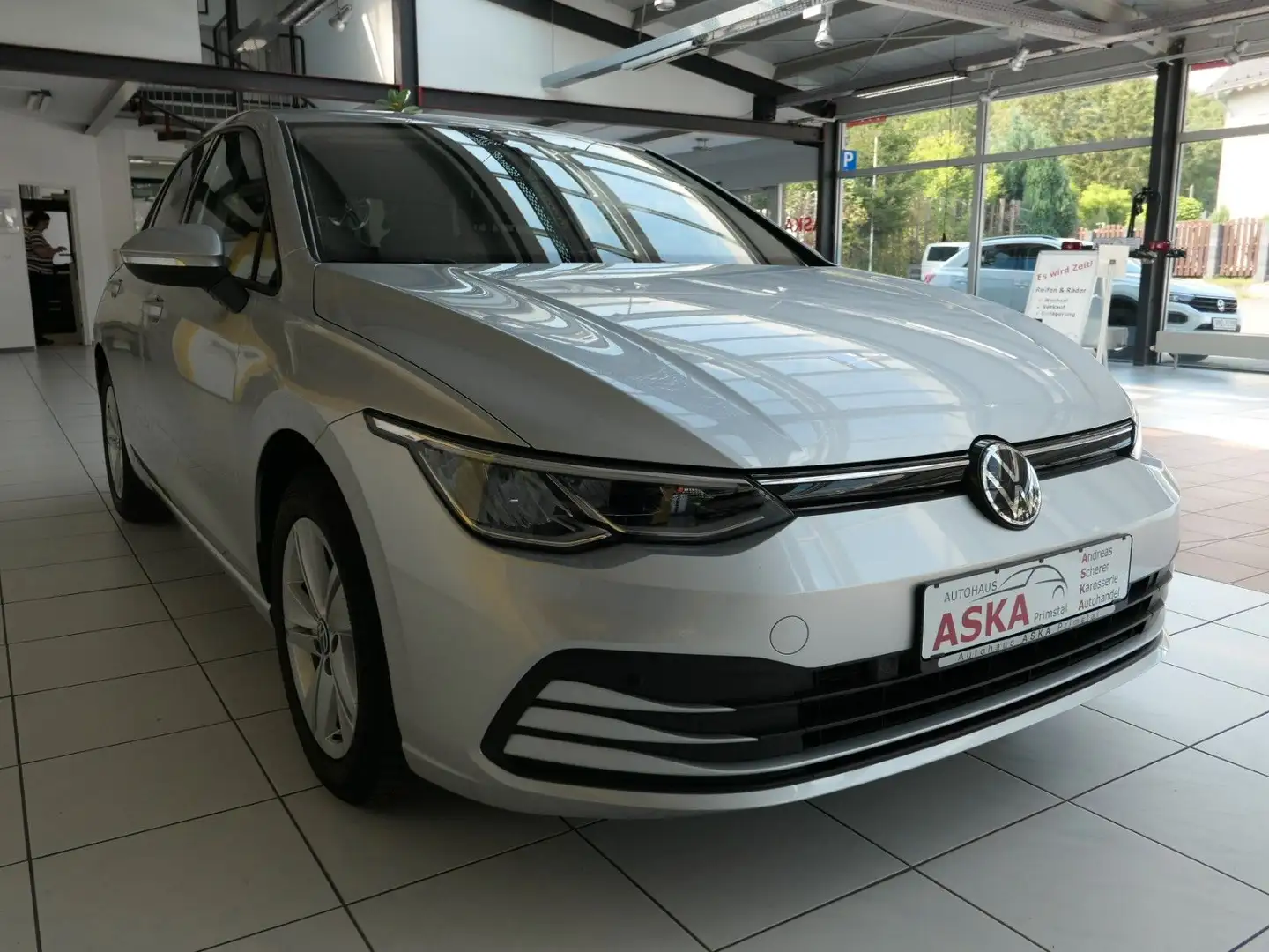 Volkswagen Golf VIII 1.5 TSI  BMT NAVI + AppConnect*ACC*PDC Silber - 2