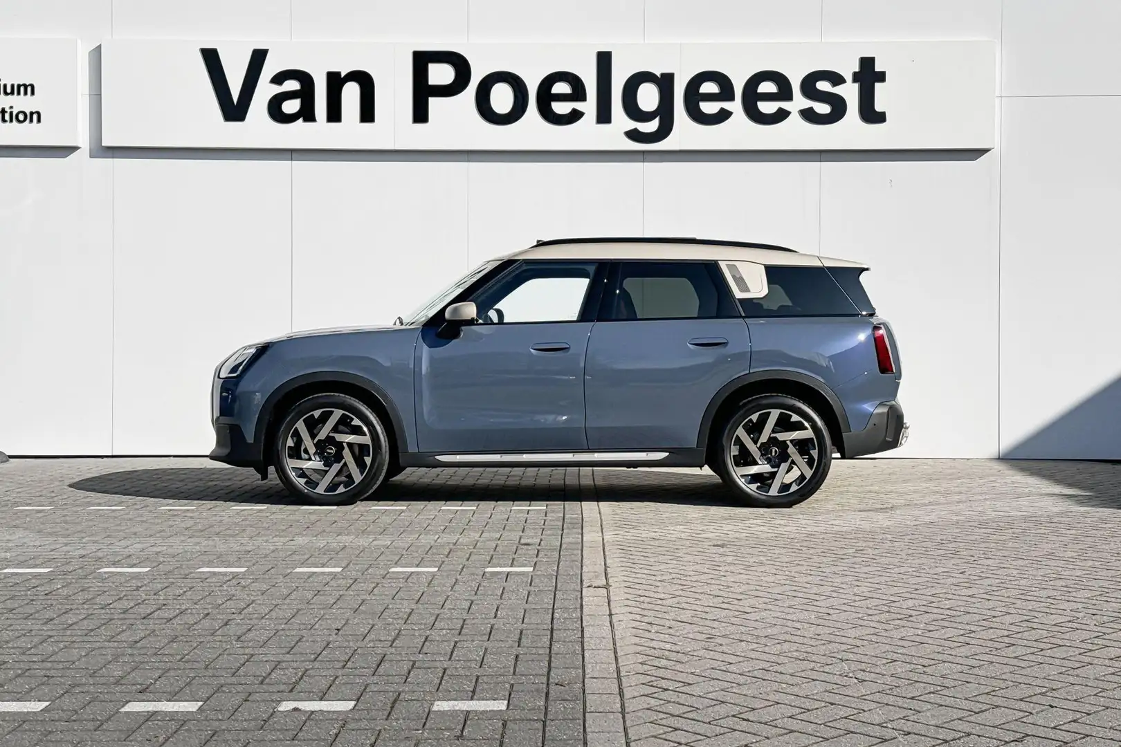 MINI Countryman C Favoured XL Bleu - 2