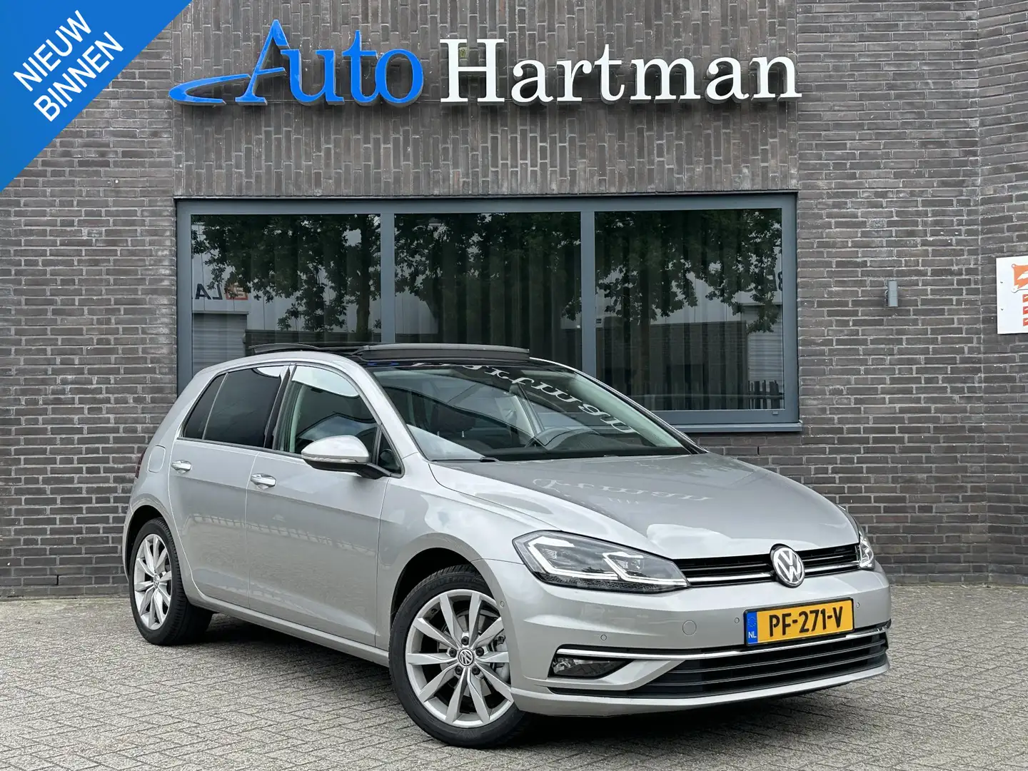 Volkswagen Golf 1.5 TSI Highline PANO | Virtual Cockpit | Camera | Grijs - 1
