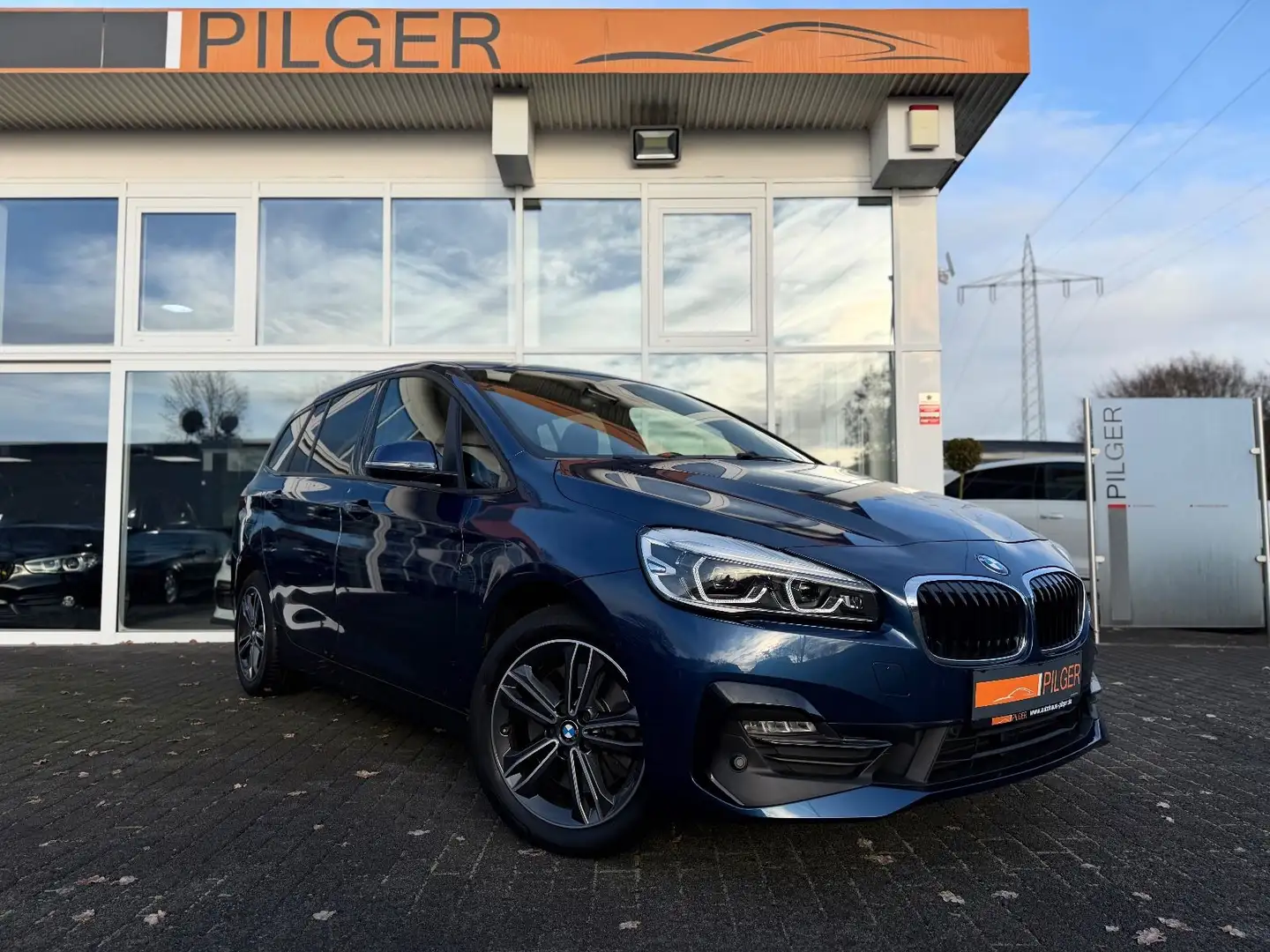 BMW 220 GranTourer SportLine*Pano*H&K*Memory*Kam*LED Blau - 1