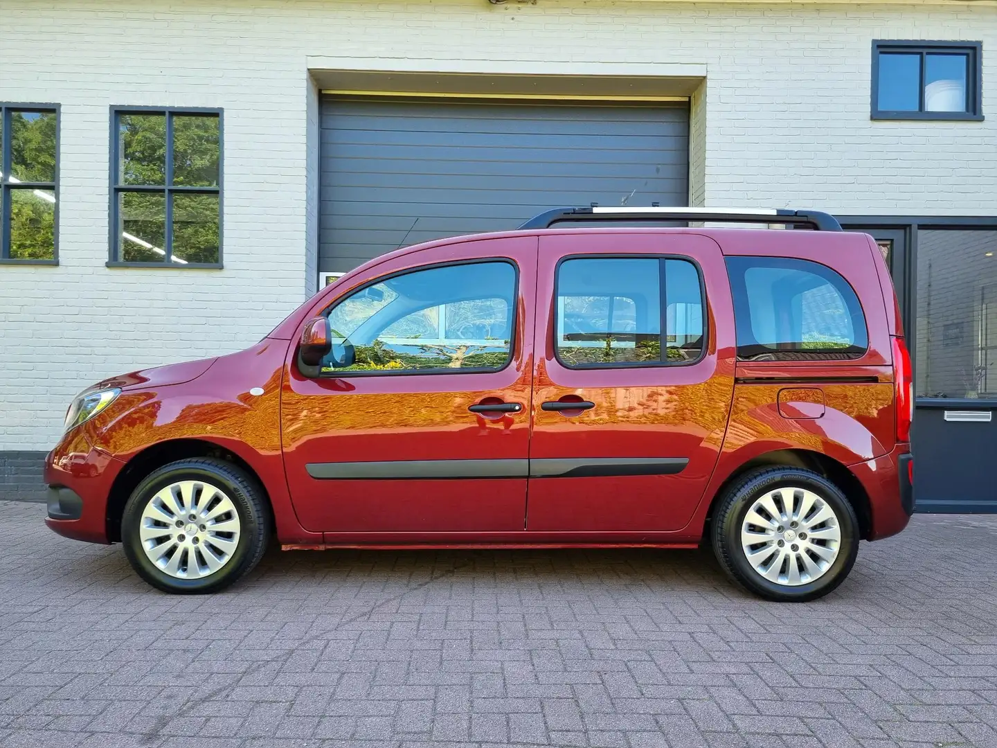 Mercedes-Benz Citan 112 Ambiente Aut. AIRCO / TREKHAAK / PDC / LM VELG Rot - 2