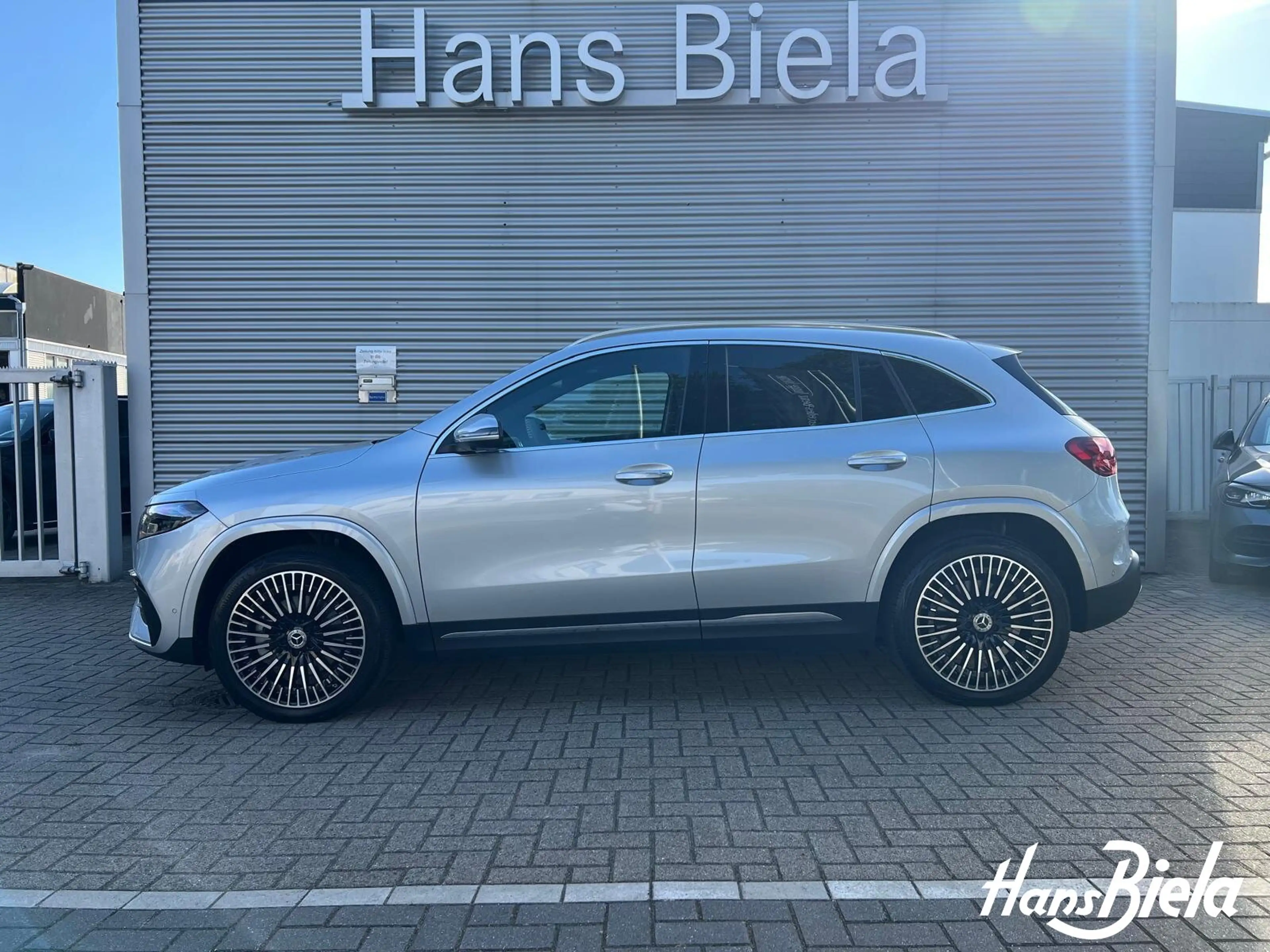Mercedes-Benz EQA 350 EQA 350 4M AMGPrem/Pano/Mem/AHK/Dist/Bur/HUD/360 — photo 4