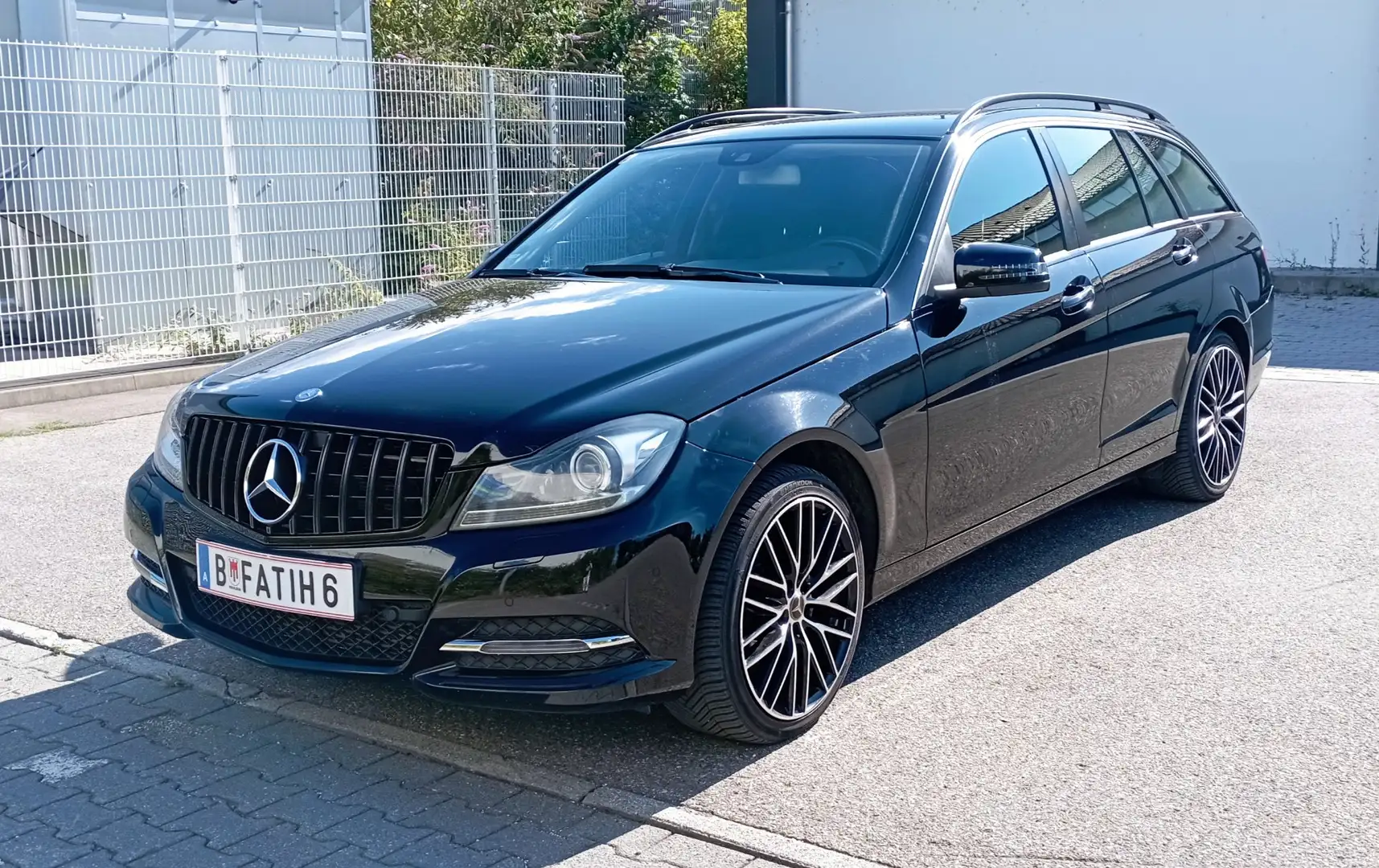Mercedes-Benz C 180 Avantgarde BlueEfficiency CDI Aut. Schwarz - 1