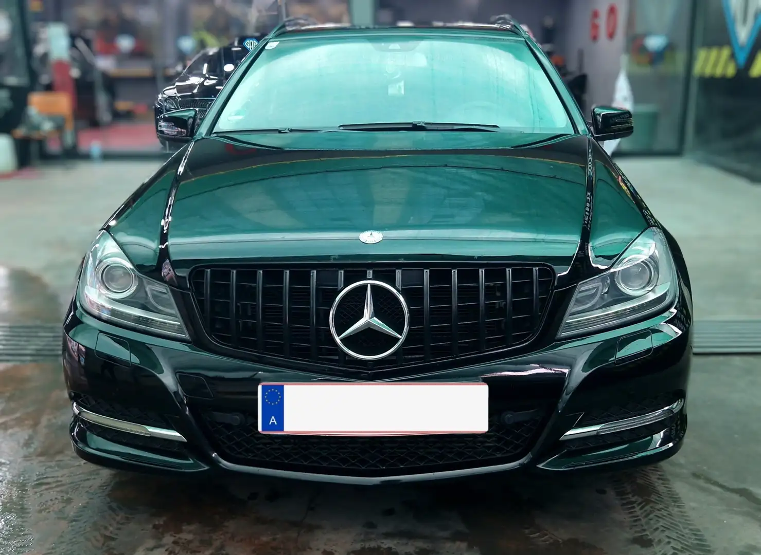 Mercedes-Benz C 180 Avantgarde BlueEfficiency CDI Aut. Schwarz - 2