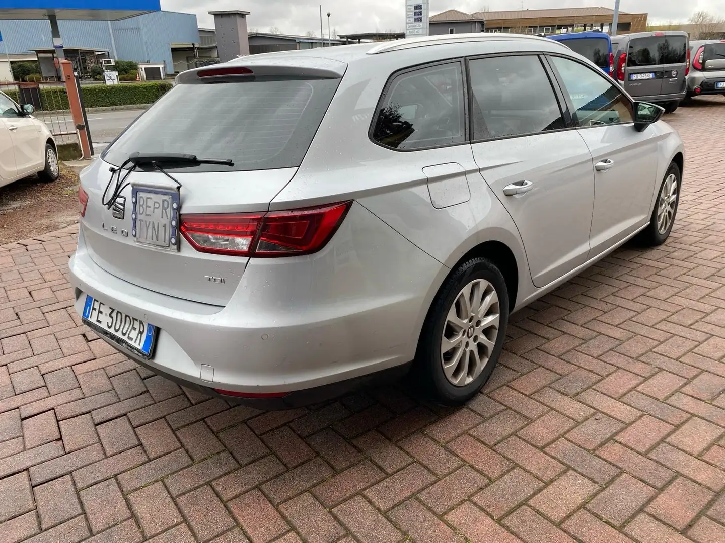SEAT Leon Leon ST 1.6 tdi cr Style s Argent - 2