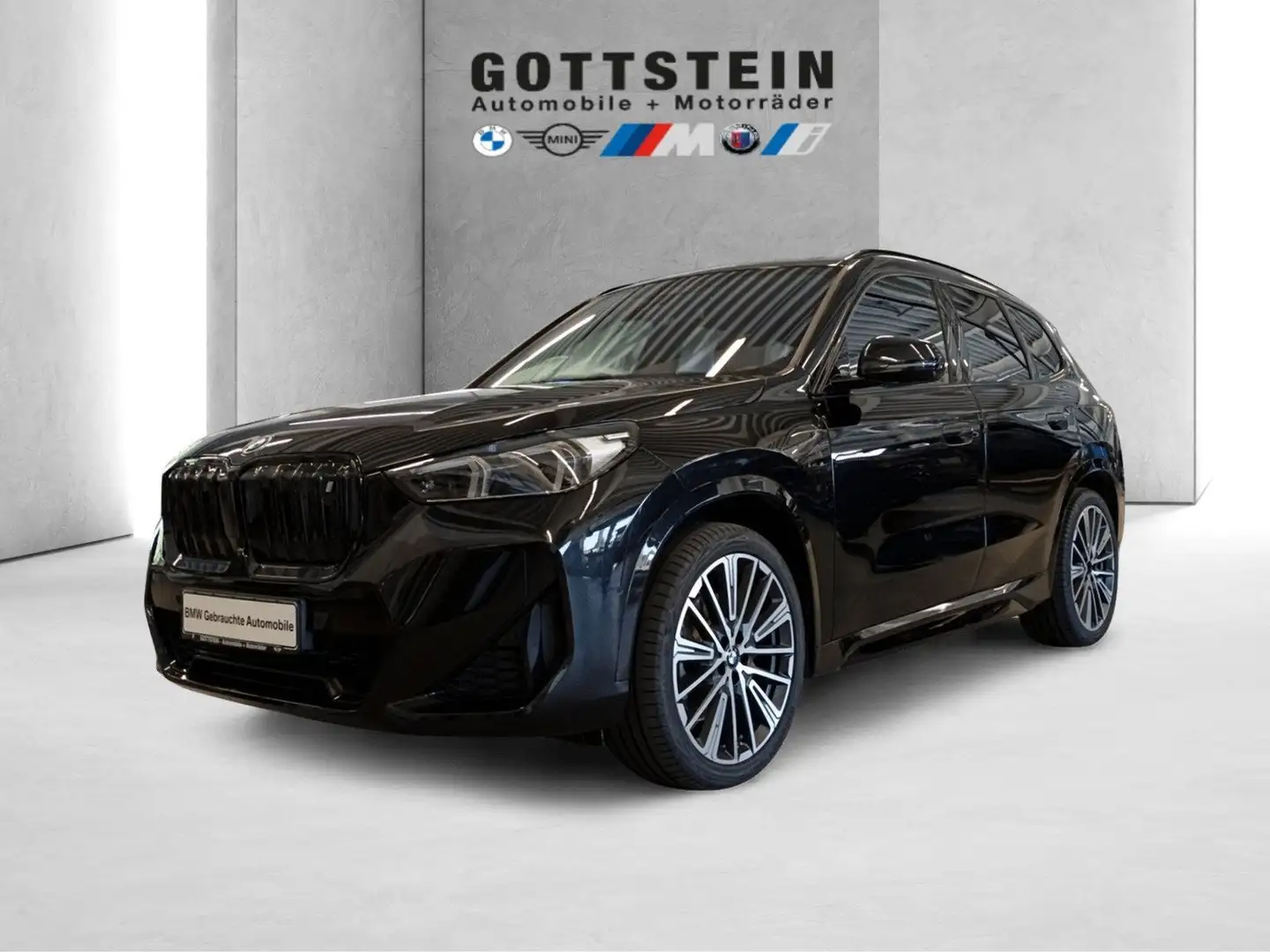 BMW iX1 xDrive30 / M Sportpaket / Elektro Schwarz - 1