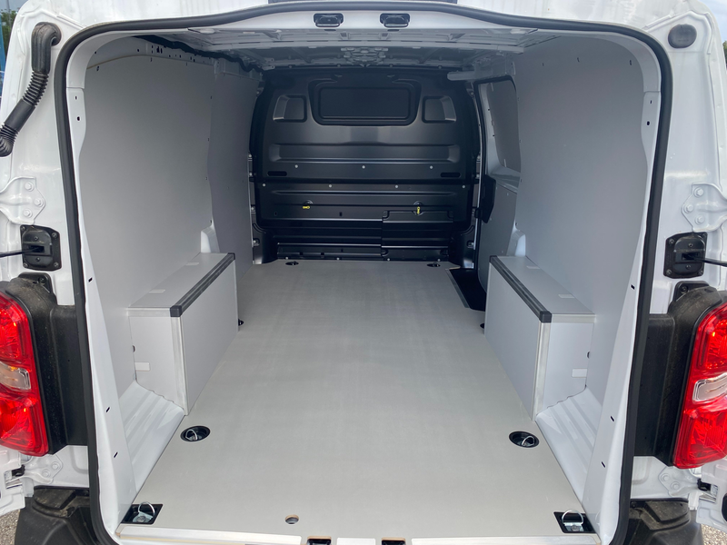 Citroen Jumpy Länge XL Diesel 120 Manuell — photo 10