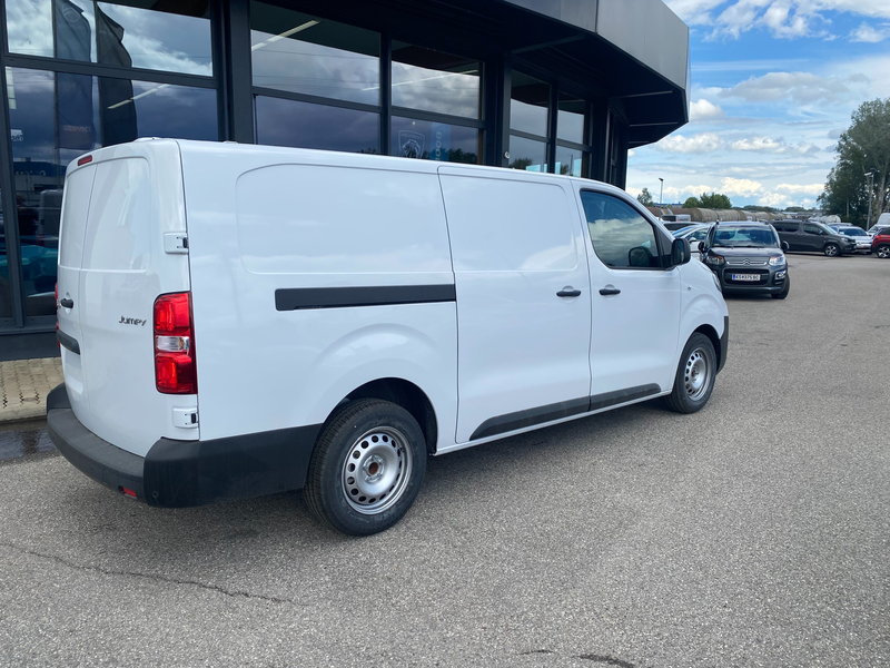 Citroen Jumpy Länge XL Diesel 120 Manuell — photo 4