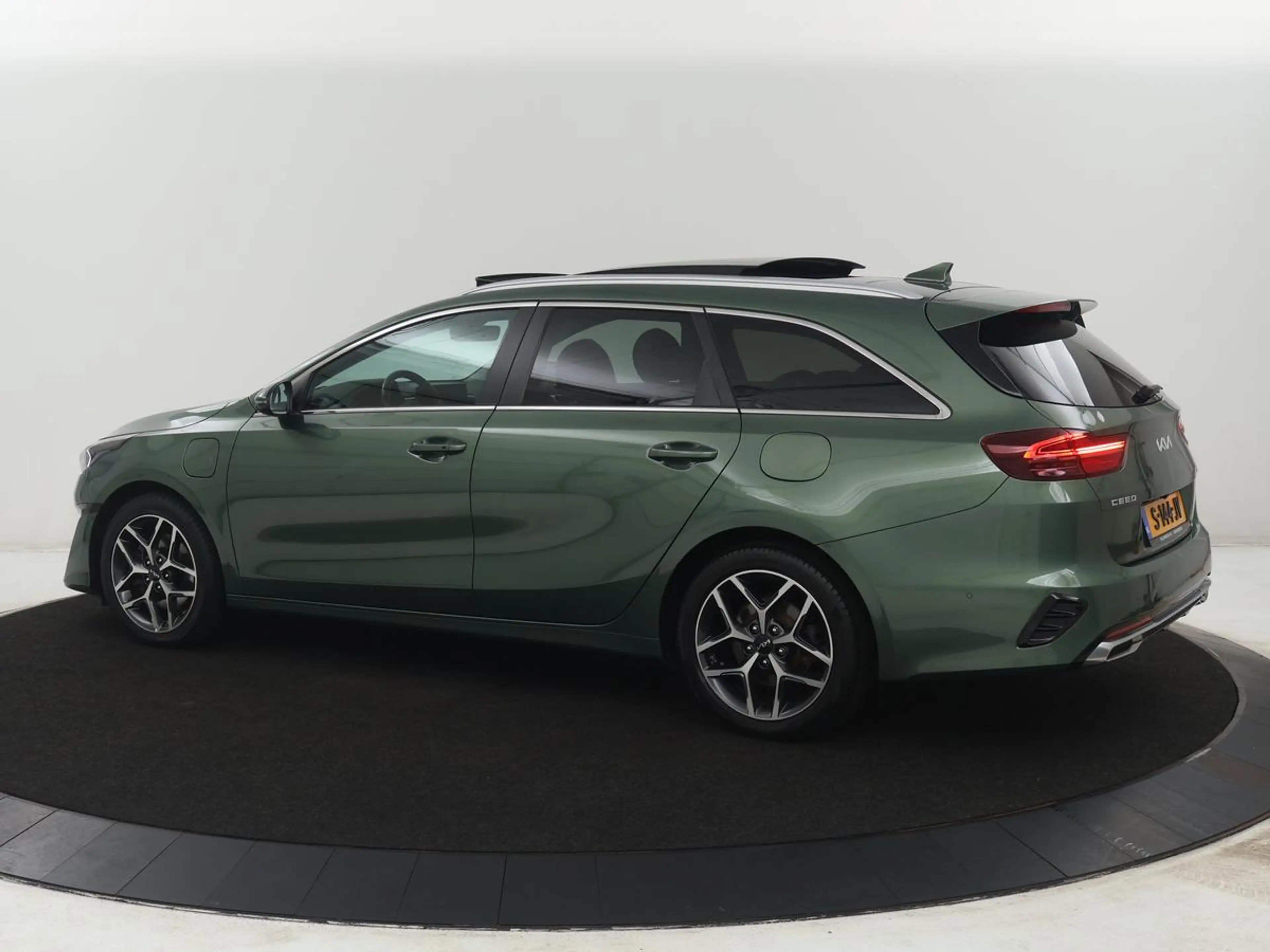 Kia Ceed SW / cee'd SW Sportswagon 1.6 GDI PHEV ExecutiveLine | Pano.Dak — photo 2