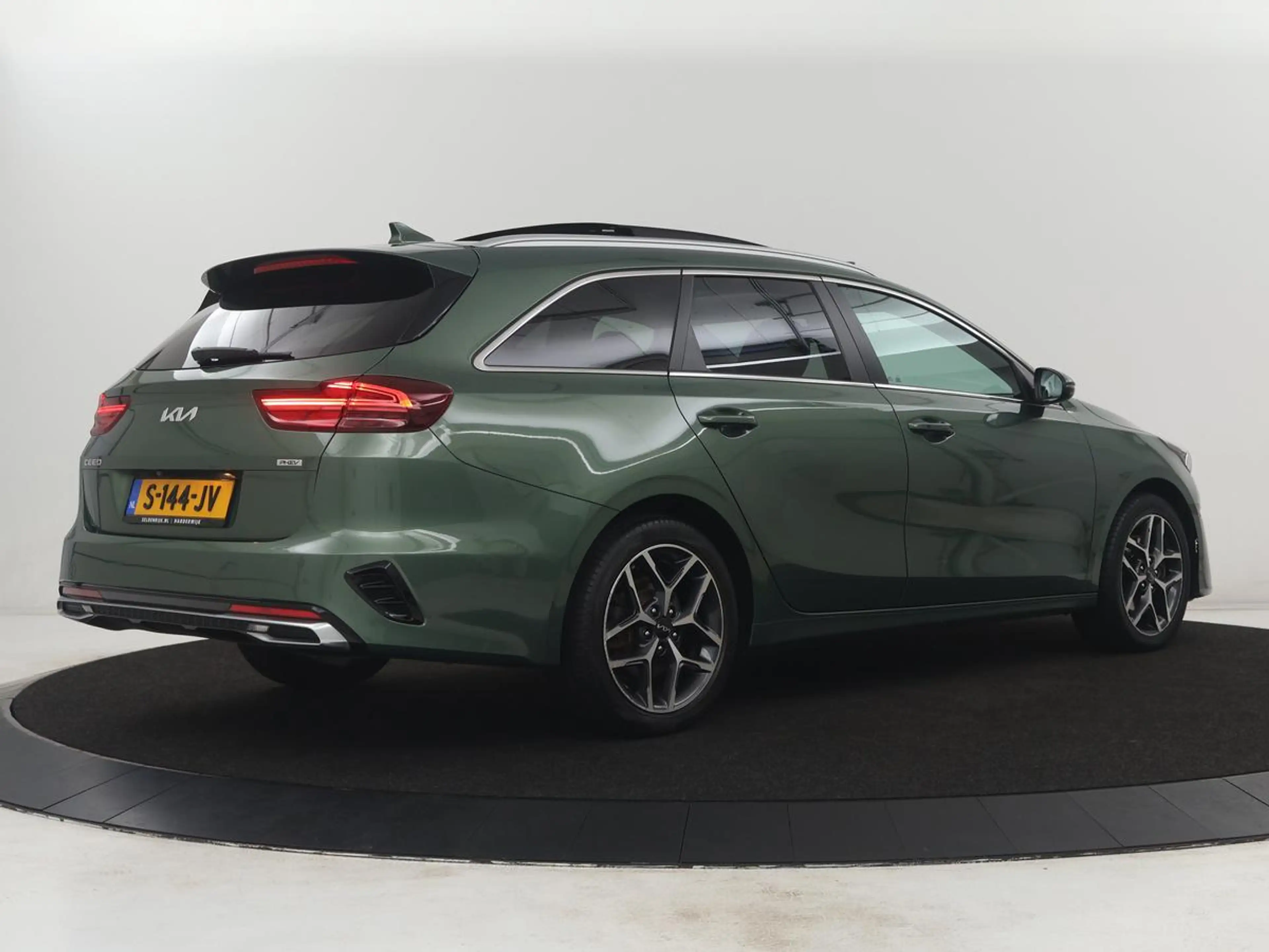 Kia Ceed SW / cee'd SW Sportswagon 1.6 GDI PHEV ExecutiveLine | Pano.Dak — photo 43