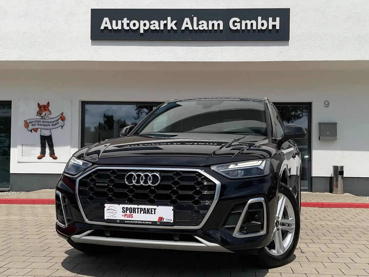 Audi Q5 40 TDI quattro S line AHK LED RFK Temp ViCo Zwart - 1